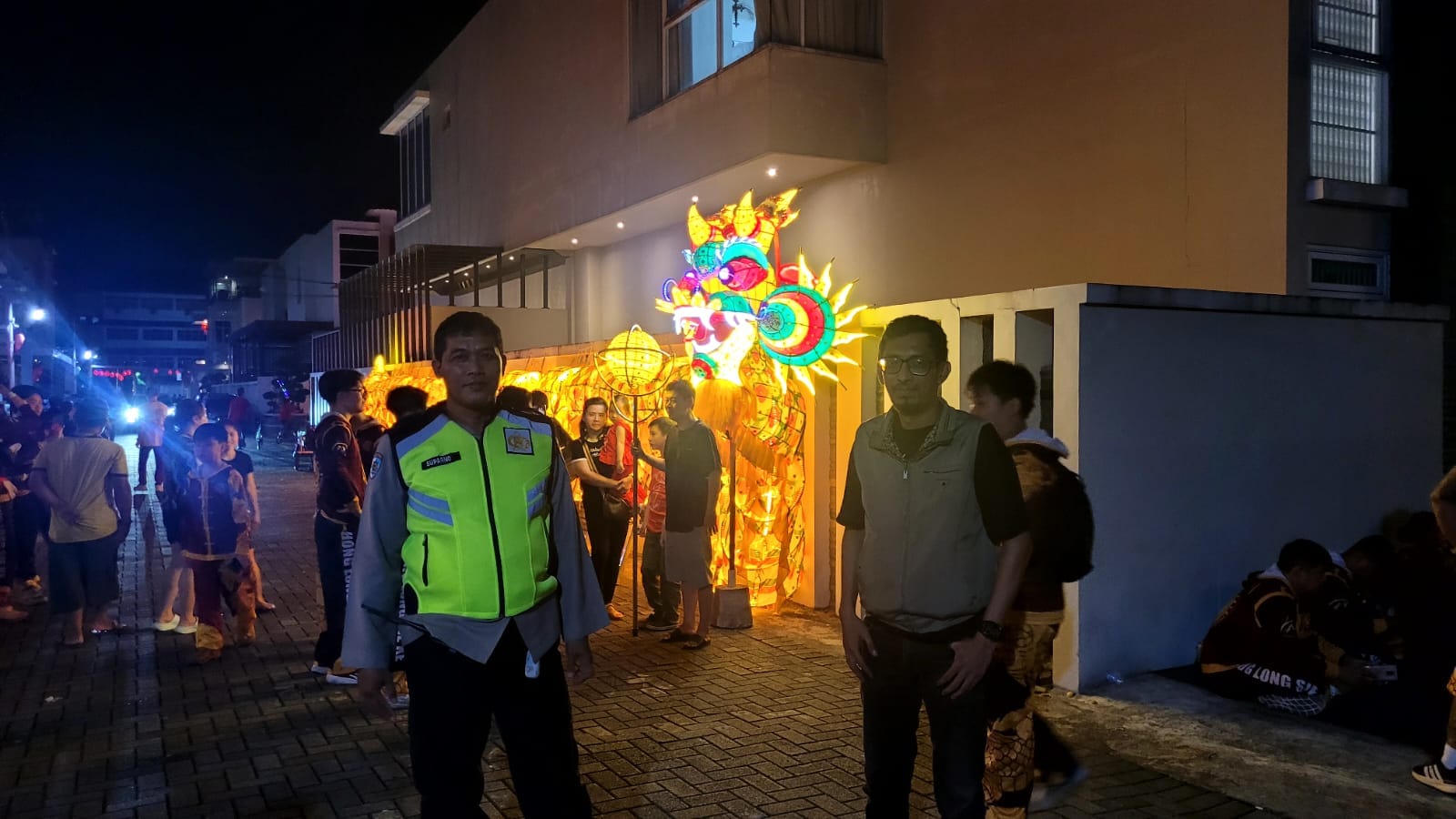 Personel Polsek Pontianak Utara Kawal Atraksi Naga Cap Go Meh 2577