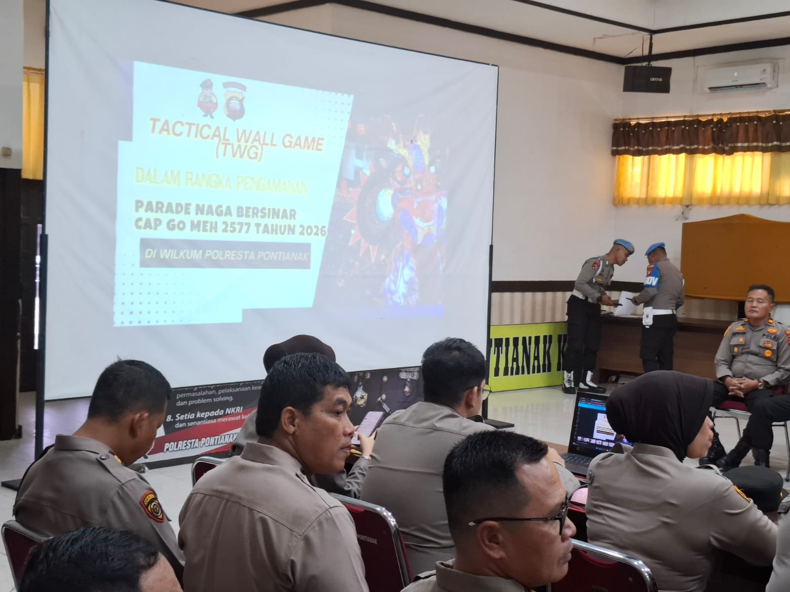 TWG Digelar, Polresta Pontianak Siap Amankan Malam Parade Naga Bersinar Cap Go Meh 2577