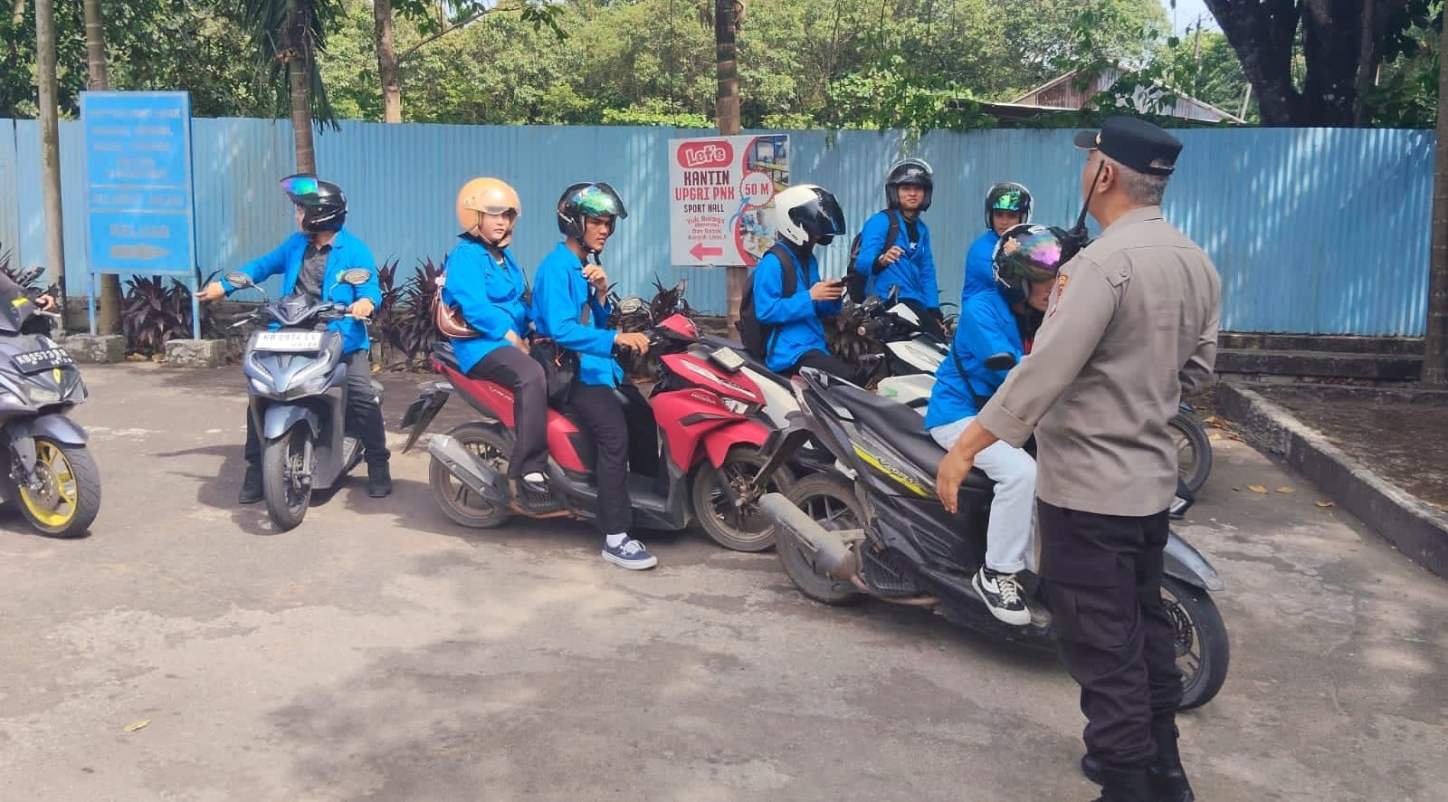 Aksi BEM Universitas PGRI Pontianak Berlangsung Tertib di Bawah Pengamanan Aparat