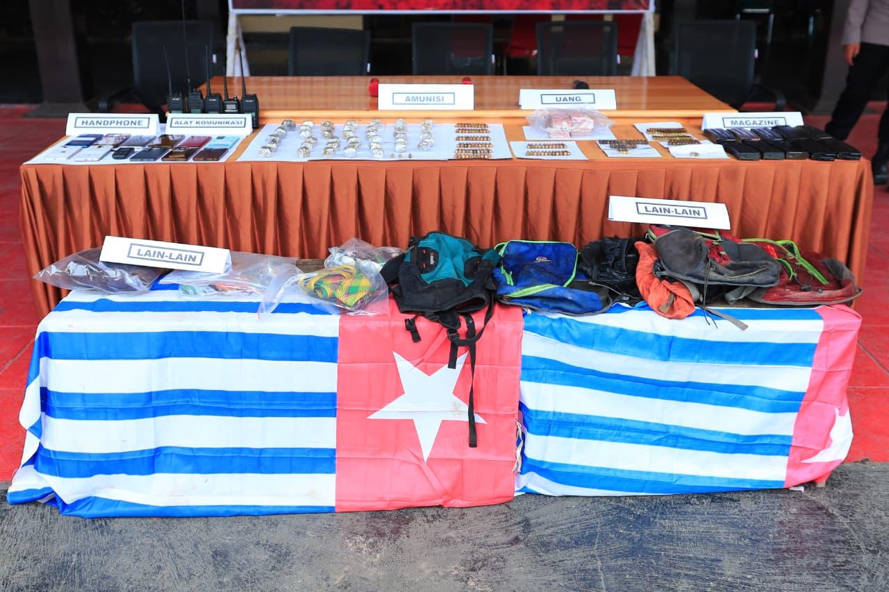 Aparat Gabungan Bongkar Basis KKB di Nabarua, Amunisi dan Uang Tunai Disita