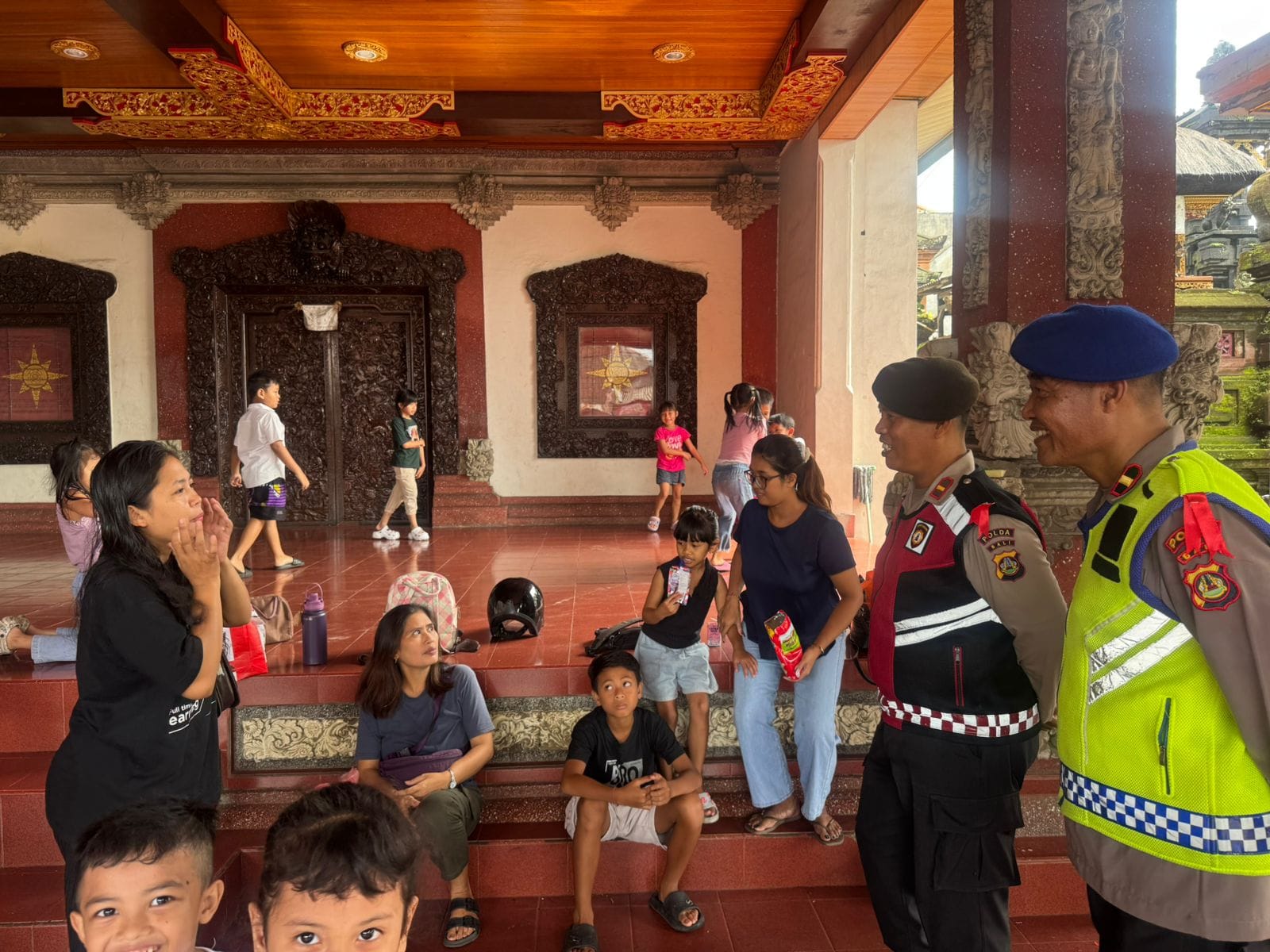 Jelang Nyepi, Polisi Pantau Pembuatan Ogoh-Ogoh di Banjar Tainsiat