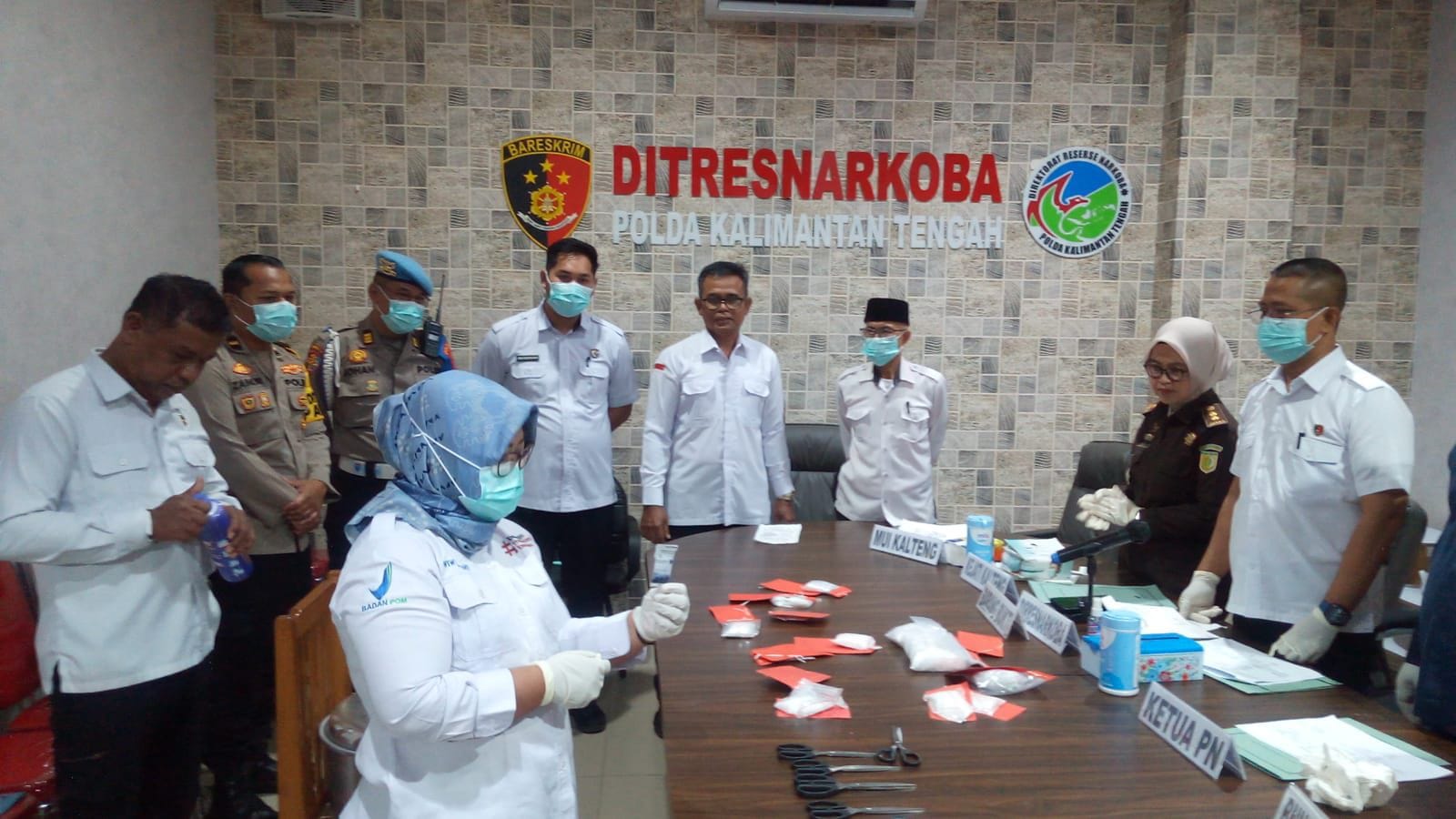 Polda Kalteng Musnahkan 1,09 Kg Sabu dari 12 Kasus, 20 Tersangka Diamankan