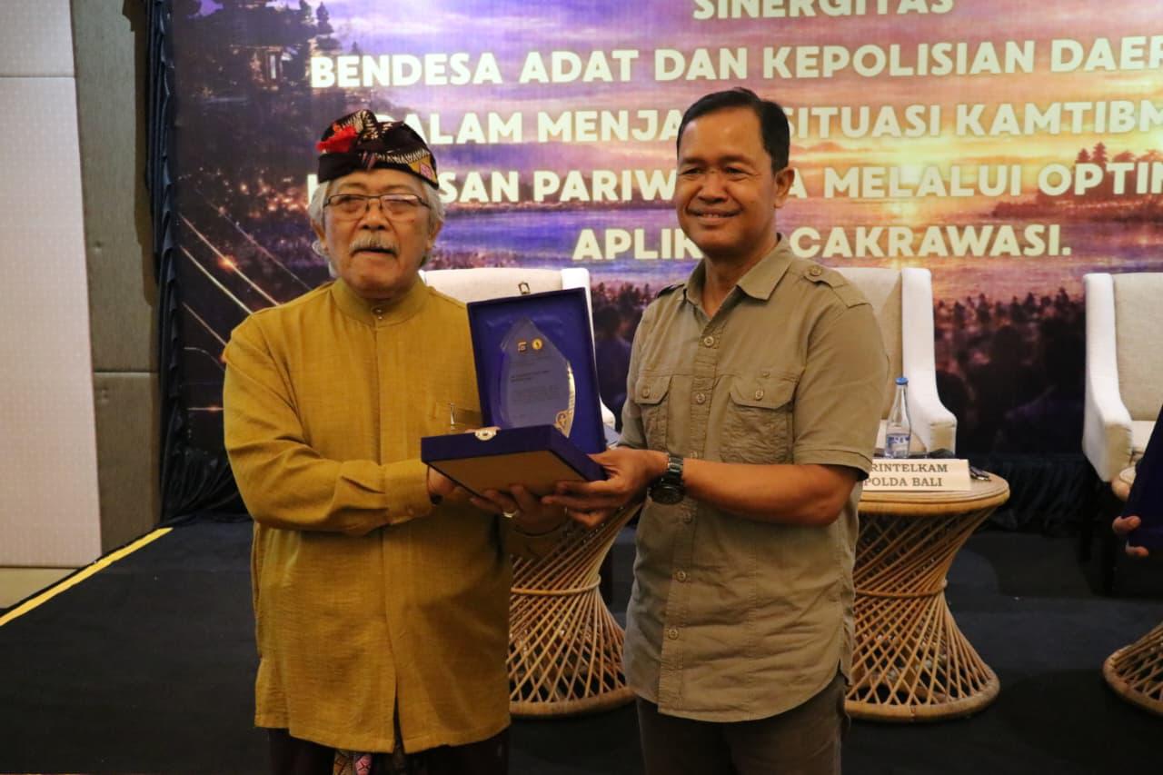 Sinergitas Bendesa Adat dan Polda Bali Jaga Kamtibmas Kawasan Wisata Lewat Optimalisasi Aplikasi Cakrawasi