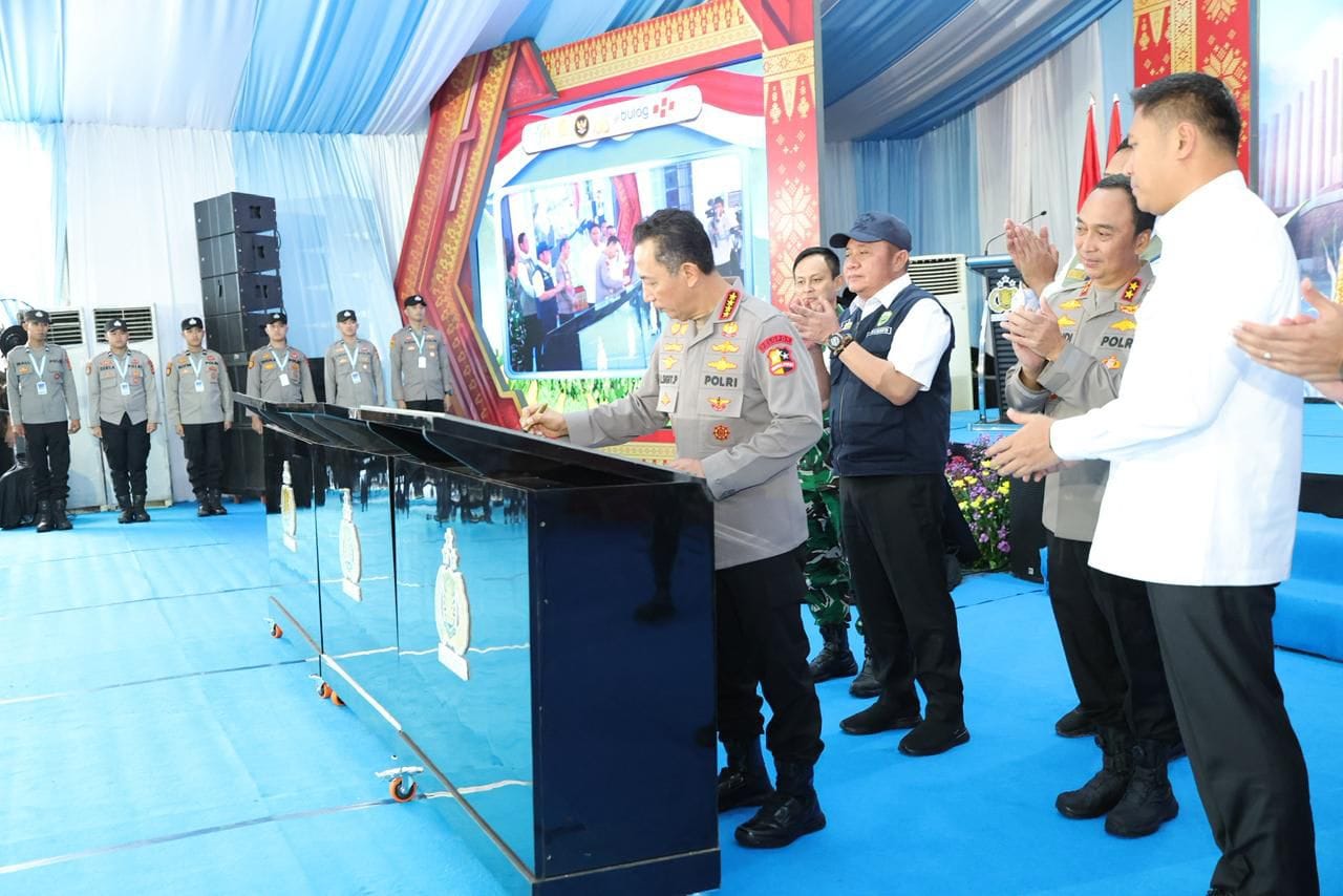 Kapolri Resmikan 57 Jembatan Merah Putih untuk Permudah Akses Warga