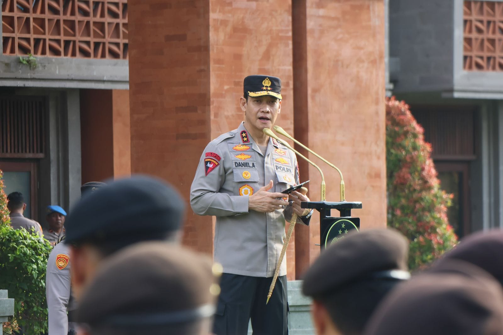 Kapolda Bali Tekankan Pelayanan Yang Cepat dan Humanis