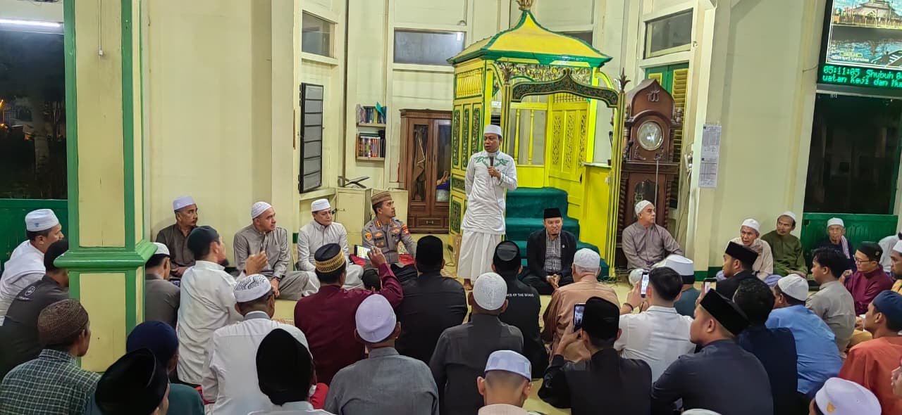 Kapolresta Pontianak Hadiri Subuh Keliling Safari Ramadan di Masjid Jami’