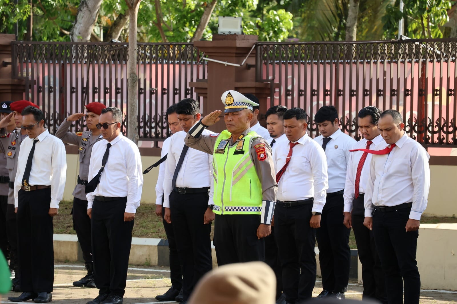 Kapolresta Pontianak Pastikan Kesiapan Personel Lewat Apel Pengamanan Idulfitri 2026