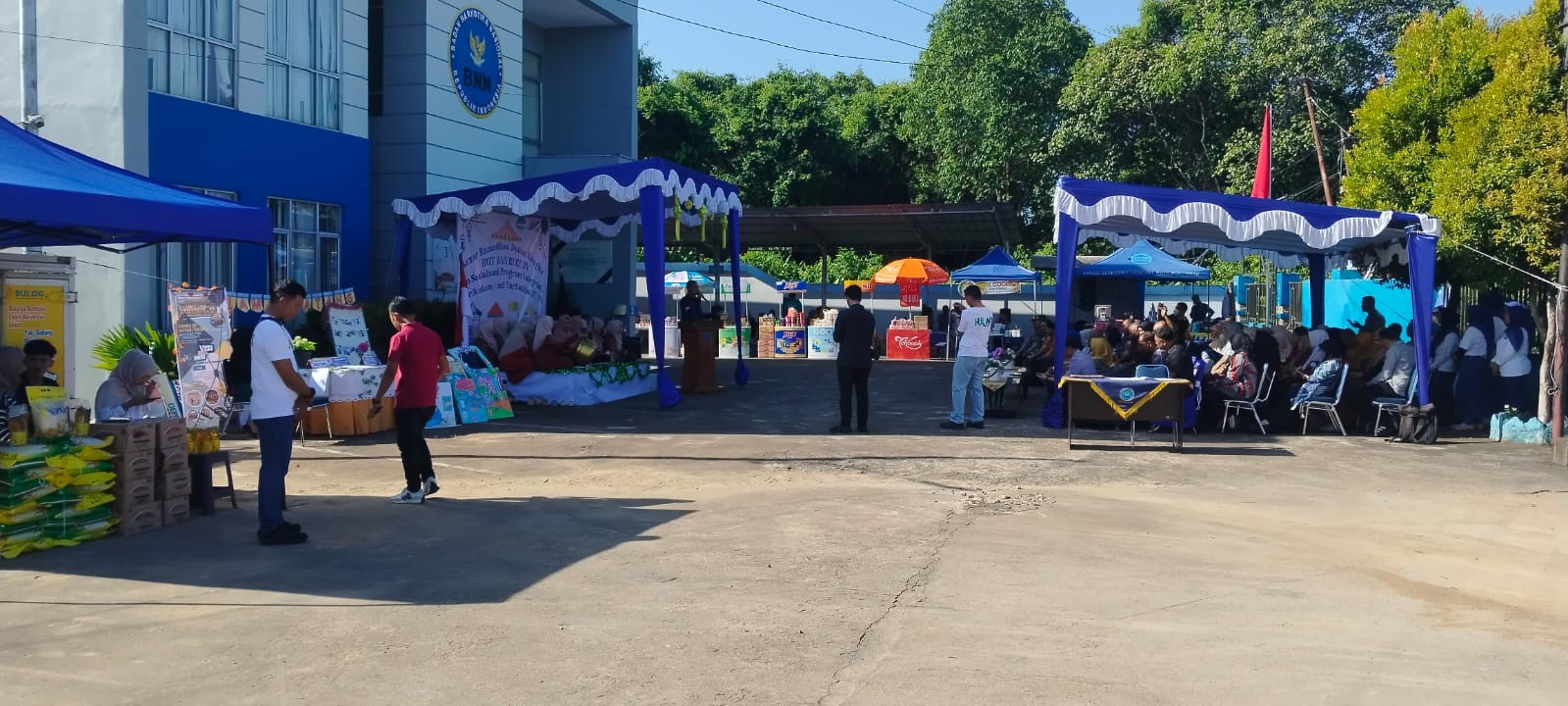 Kapolsek Pontianak Timur Apresiasi Bazar Ramadan dan Sosialisasi Program Ikan HUT BNN RI ke-24