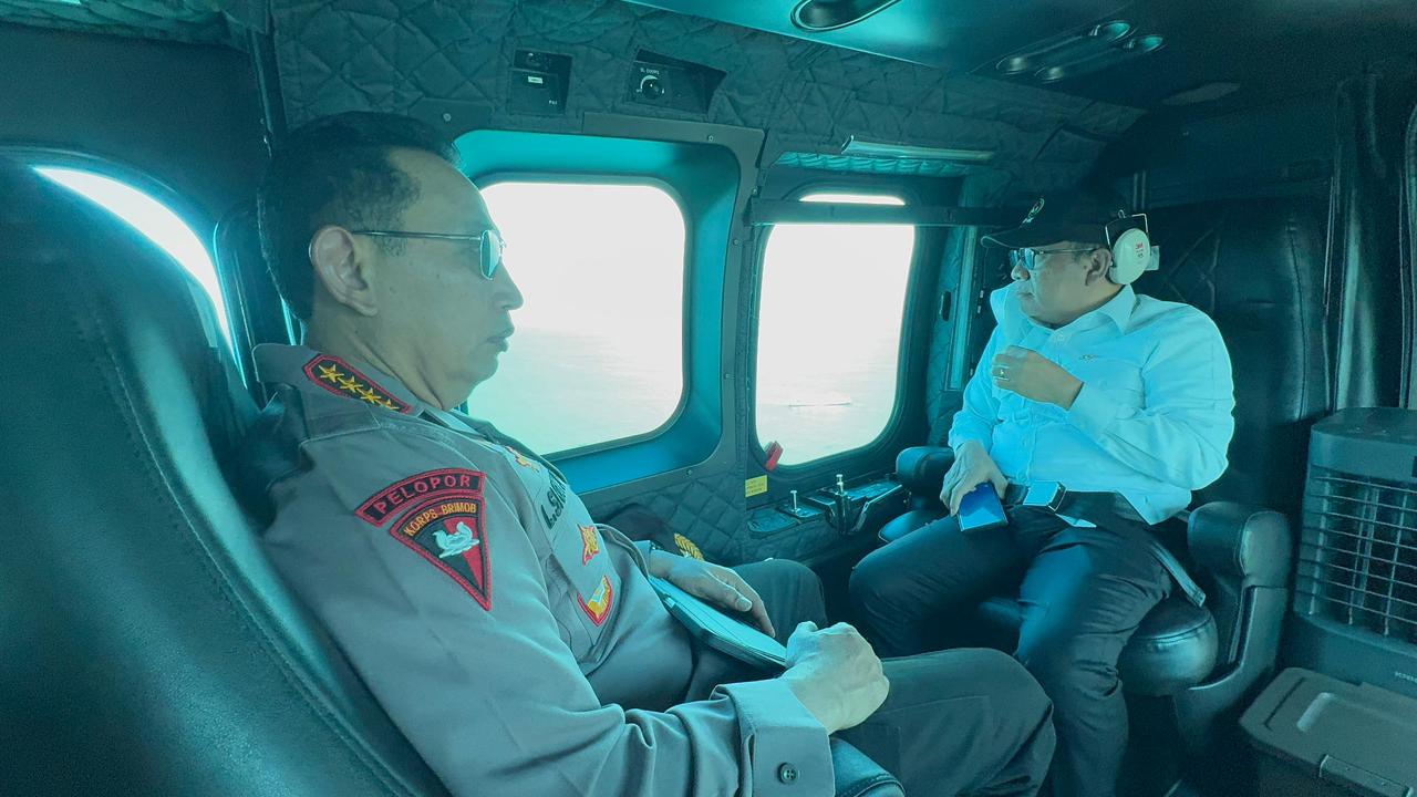 Pantau Kesiapan Mudik di Pelabuhan Merak, Kapolri Bersama Panglima TNI dan Menko PMK Lakukan Patroli Udara dengan Helikopter