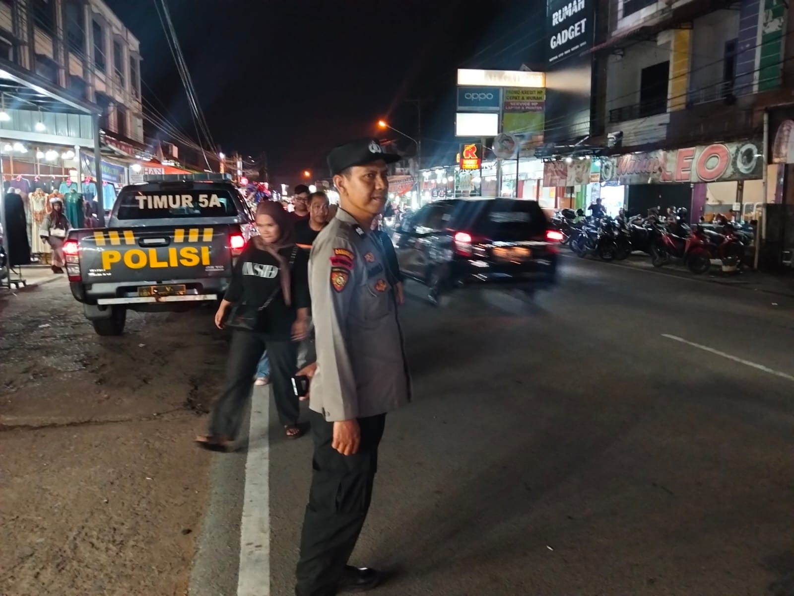 Jaga Kelancaran Lalin, Polsek Pontianak Timur Lakukan Pemantauan di Pasar Seruni