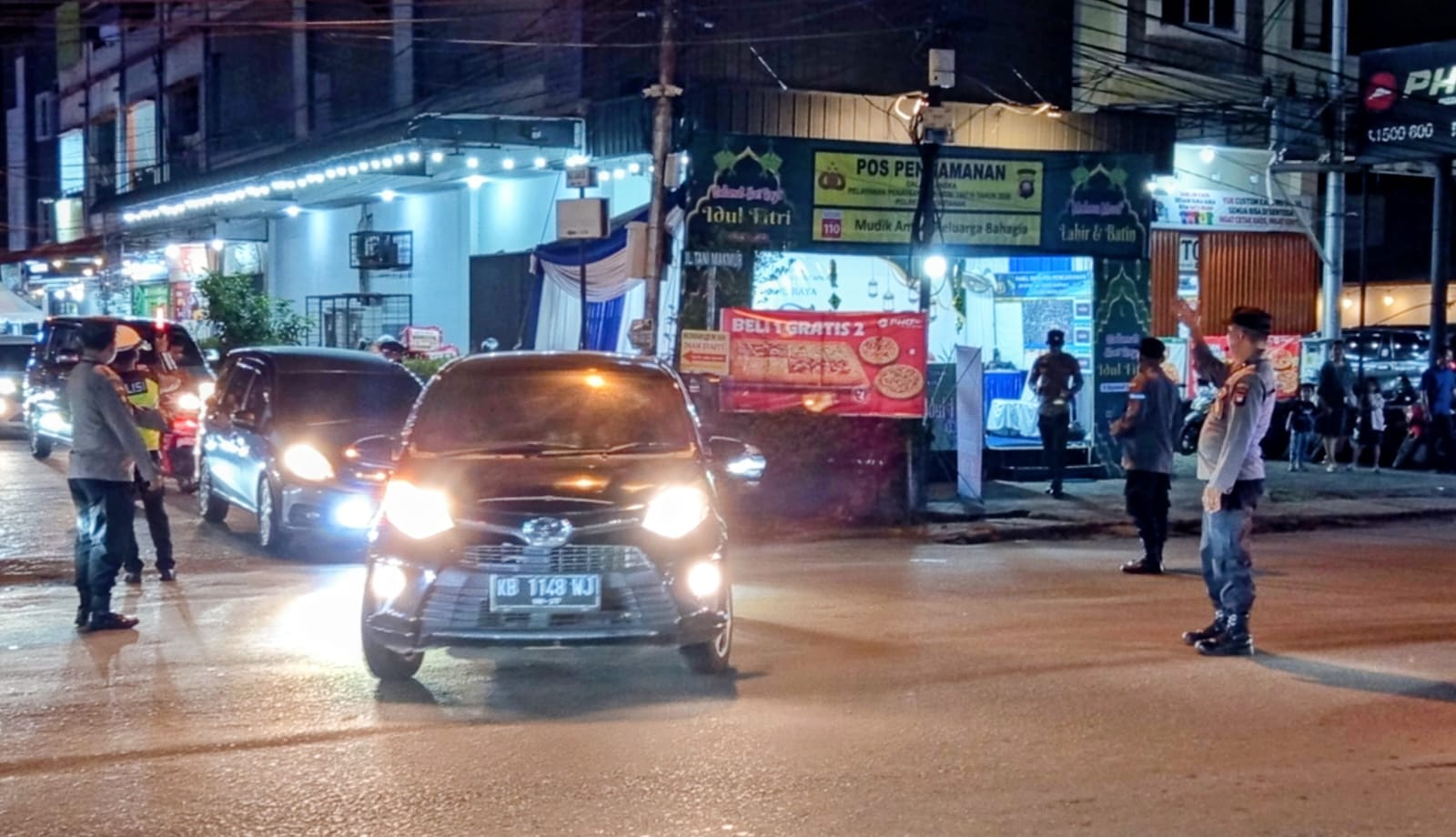 Kemacetan di Simpang Prof M Yamin – Jalan PGA Berhasil Diurai Petugas Ops Ketupat Kapuas