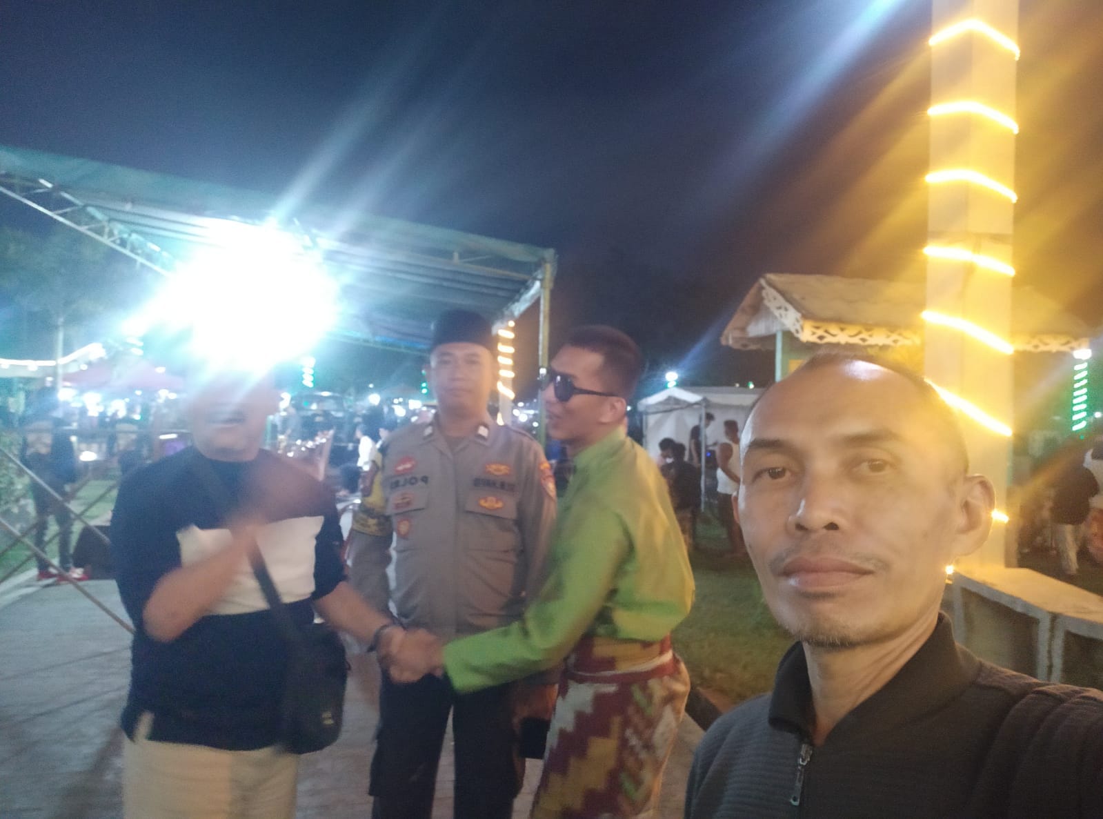 Personel Polsek Pontianak Timur Amankan Penutupan Lomba Musik Bangun Sahur di Masjid Jami