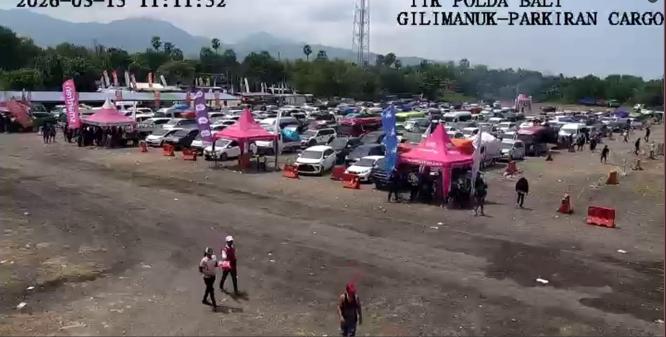 Antrean Panjang di Gilimanuk, Polda Bali Hadir Mengurai Kepadatan dan Menjaga Kesabaran Pemudik