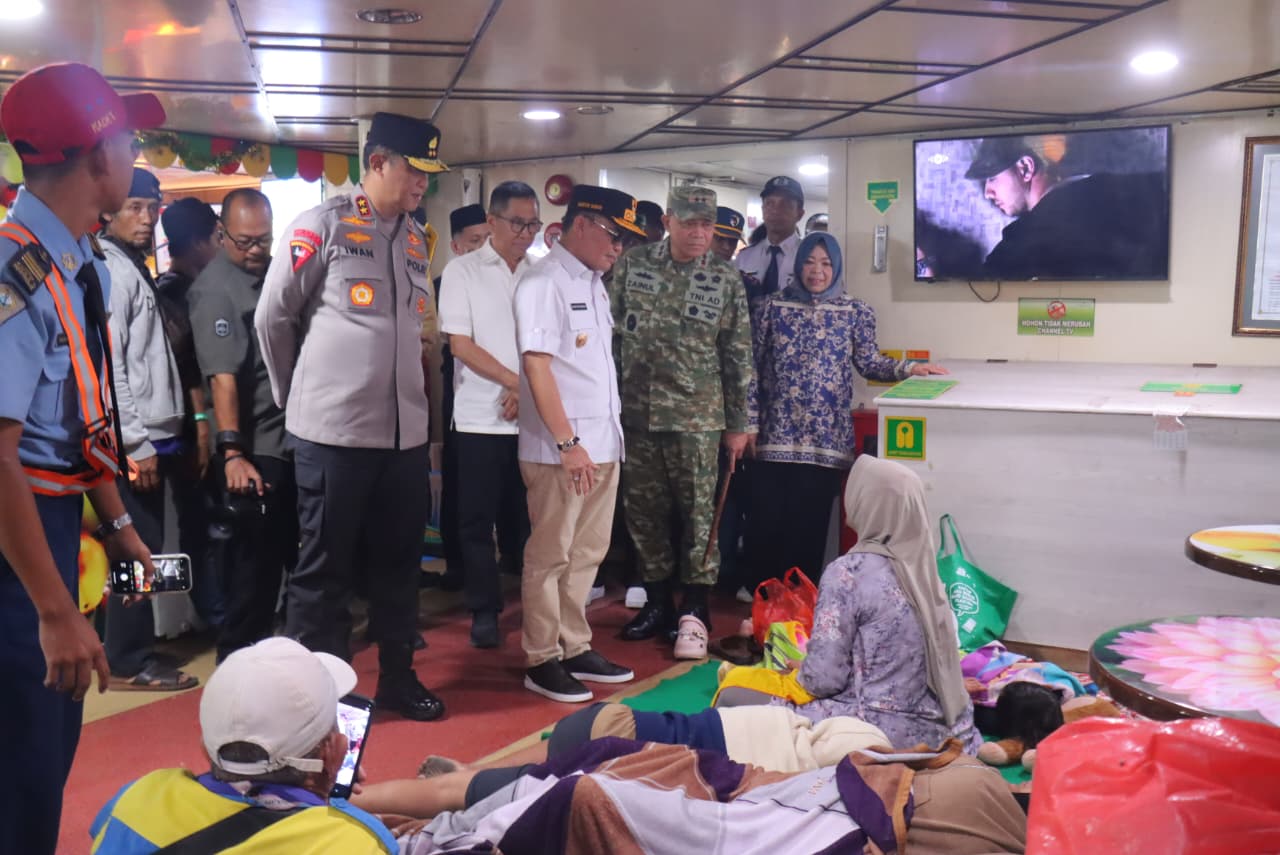 Kapolda Kalteng Cek Pospam Pelabuhan Kumai, Tegaskan Pengamanan Mudik Lebaran Demi Perjalanan Aman dan Nyaman