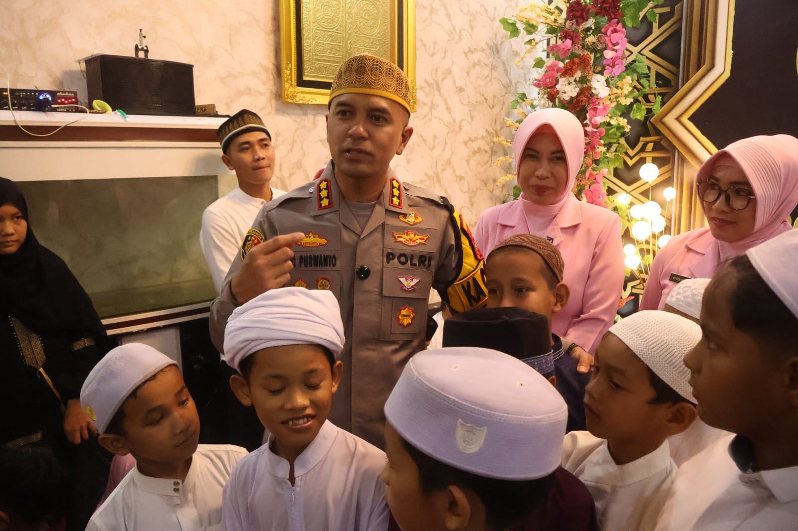 Buka Puasa Bersama 100 Anak Yatim Piatu Meriahkan Ramadhan 1447 H di Pontianak Timur