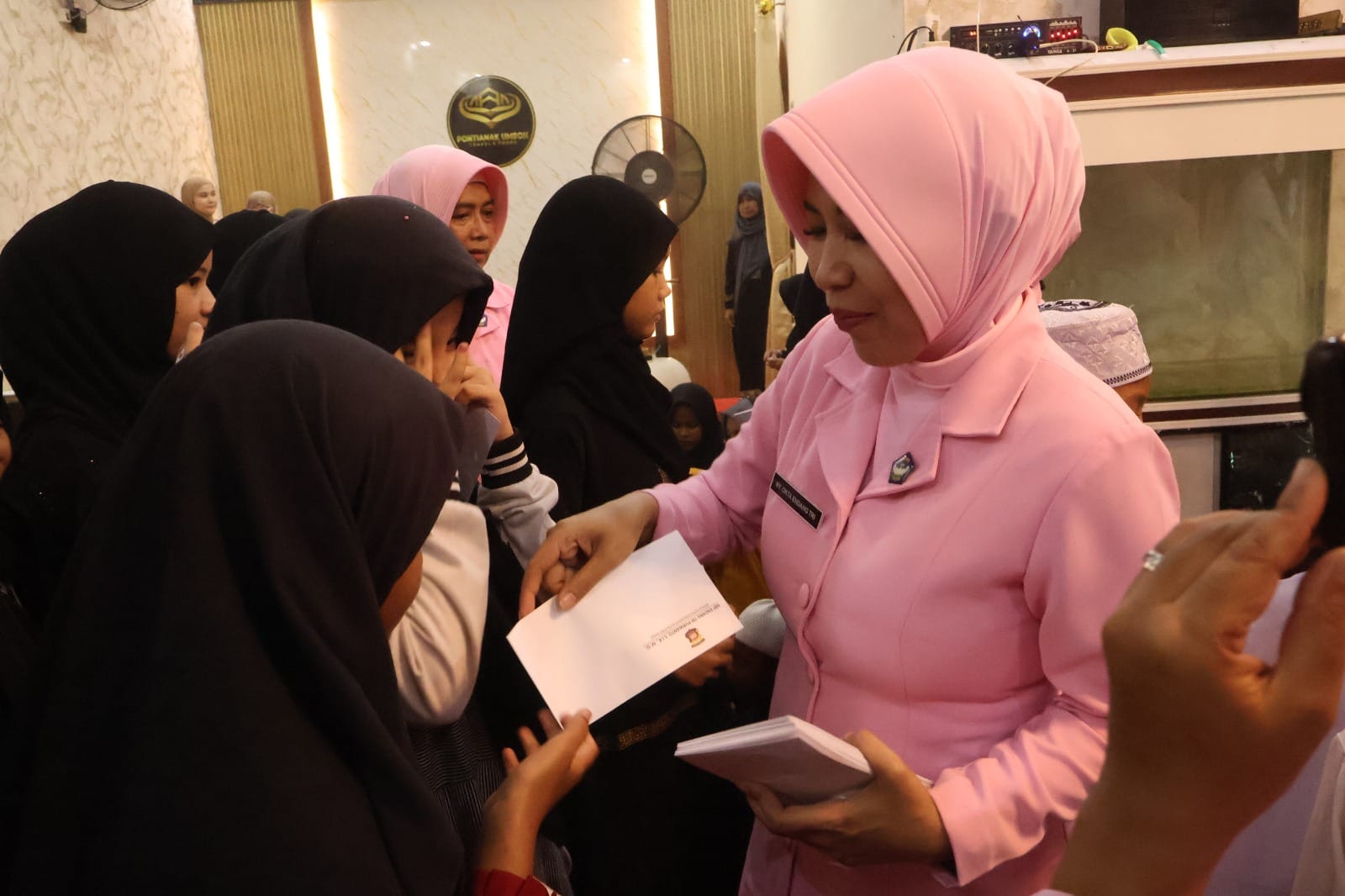 Momentum Ramadhan, 100 Anak Yatim Piatu Berbuka Puasa Bersama di Pontianak Timur