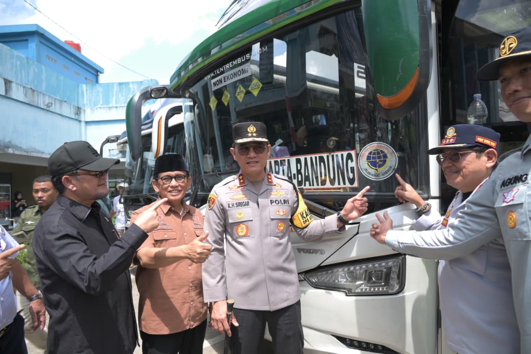 Kapolda Jambi Berangkatkan Mudik Presisi, Tekankan Keselamatan Pemudik dan Kelancaran Perjalanan