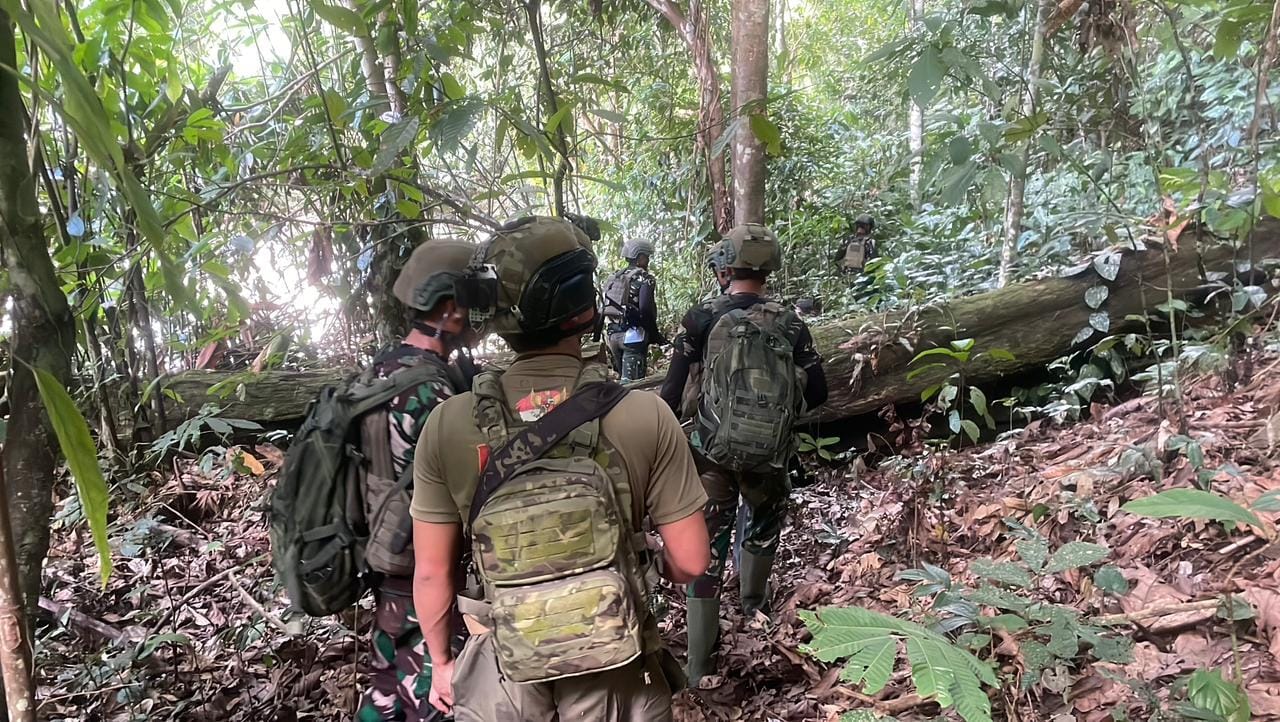 TNI–Polri Lumpuhkan Anggota KKB Kelompok Aibon Kogoya di Bukit Signal Nabire Saat Operasi Penindakan
