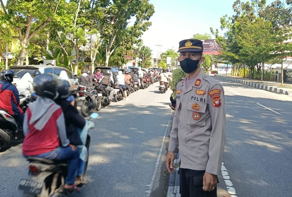 Antrean BBM Dikawal, Polsek Pontianak Kota Pastikan Arus Lalu Lintas Lancar