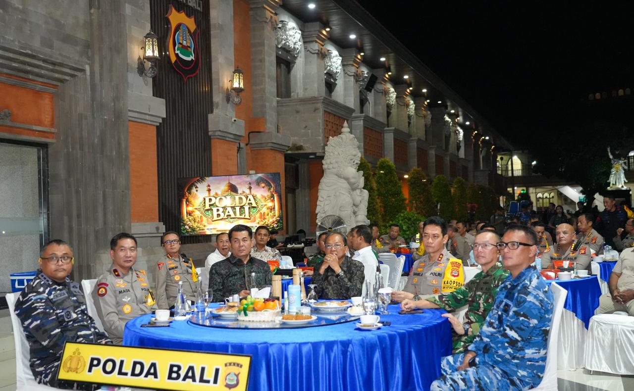 Kapolda Bali Pantau Sitkamtibmas Malam Takbiran, Ikuti Zoom Meeting Nasional Dipimpin Kapolri