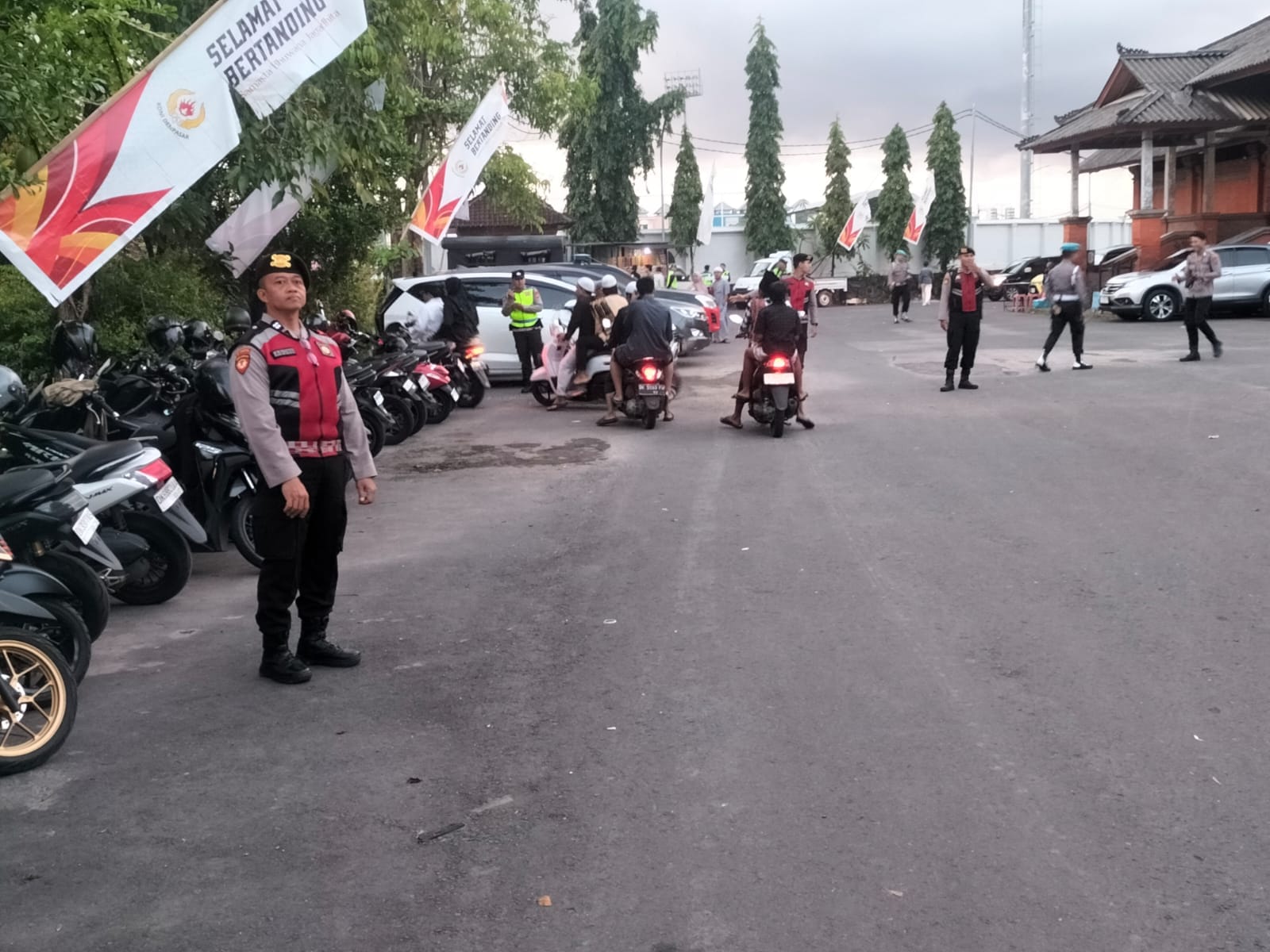 Wujudkan Toleransi dan Keamanan, Polda Bali Pastikan Pelaksanaan Sholat Idul Fitri di Kompyang Sujana Denpasar
