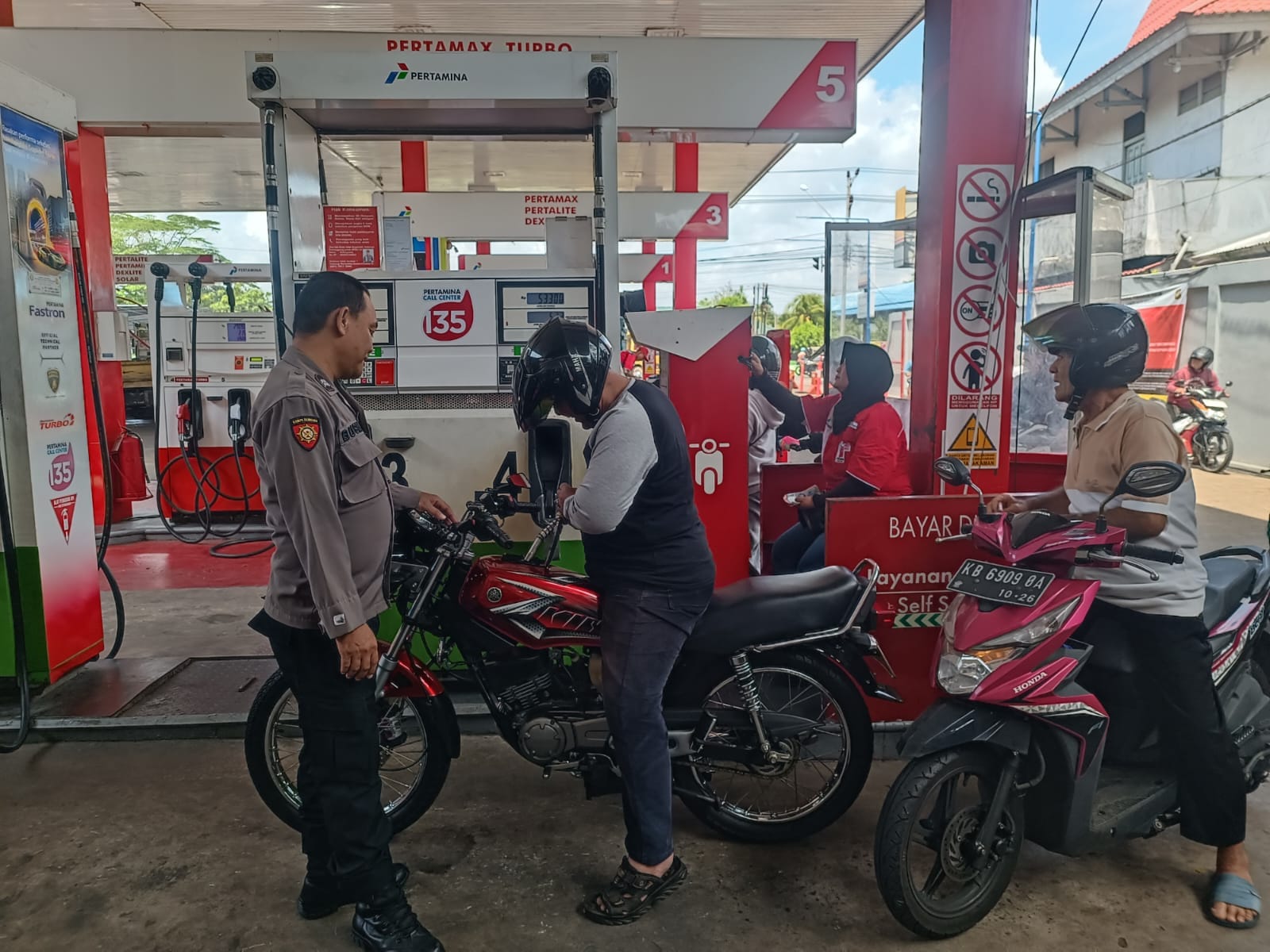 Situasi Berangsur Pulih, Antrean di SPBU Pontianak Selatan–Tenggara Kini Terkendali
