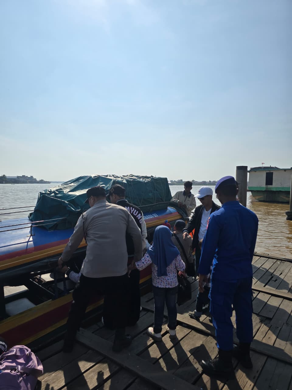Ops Ketupat Kapuas 2026 Hadir di Tengah Masyarakat, Personel Laksanakan Sambang dan Pengamanan Lalu Lintas Saat Lebaran 1447 H