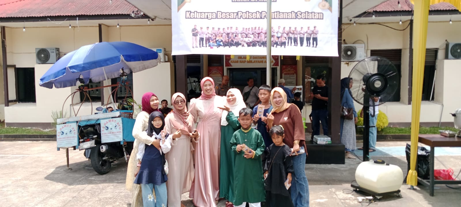 Jaga Kedekatan dengan Masyarakat, Kapolsek Pontianak Selatan Adakan Halal Bihalal Penuh Keakraban