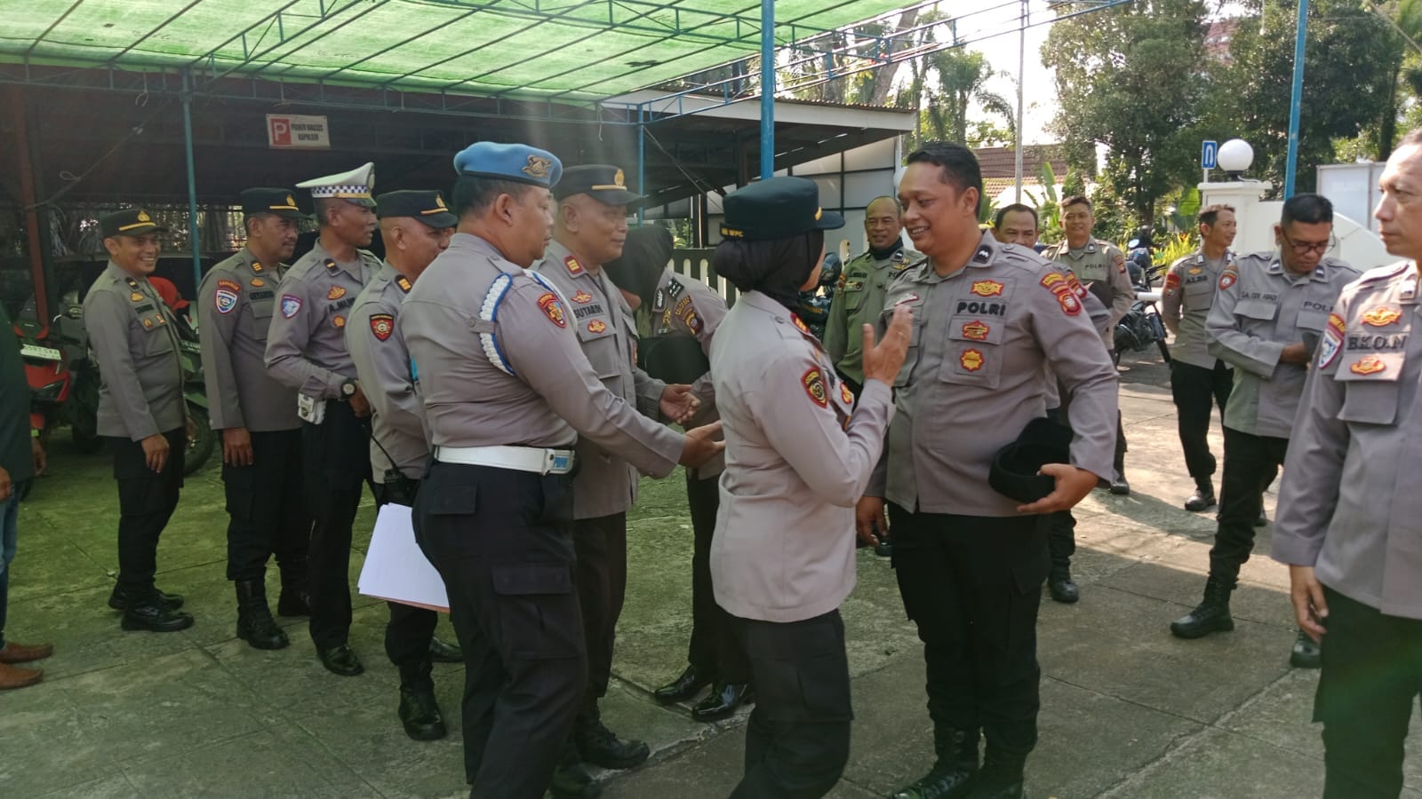Kapolsek Pontianak Selatan Cek Sikap dan Tampang Personel untuk Tingkatkan Pelayanan Humanis