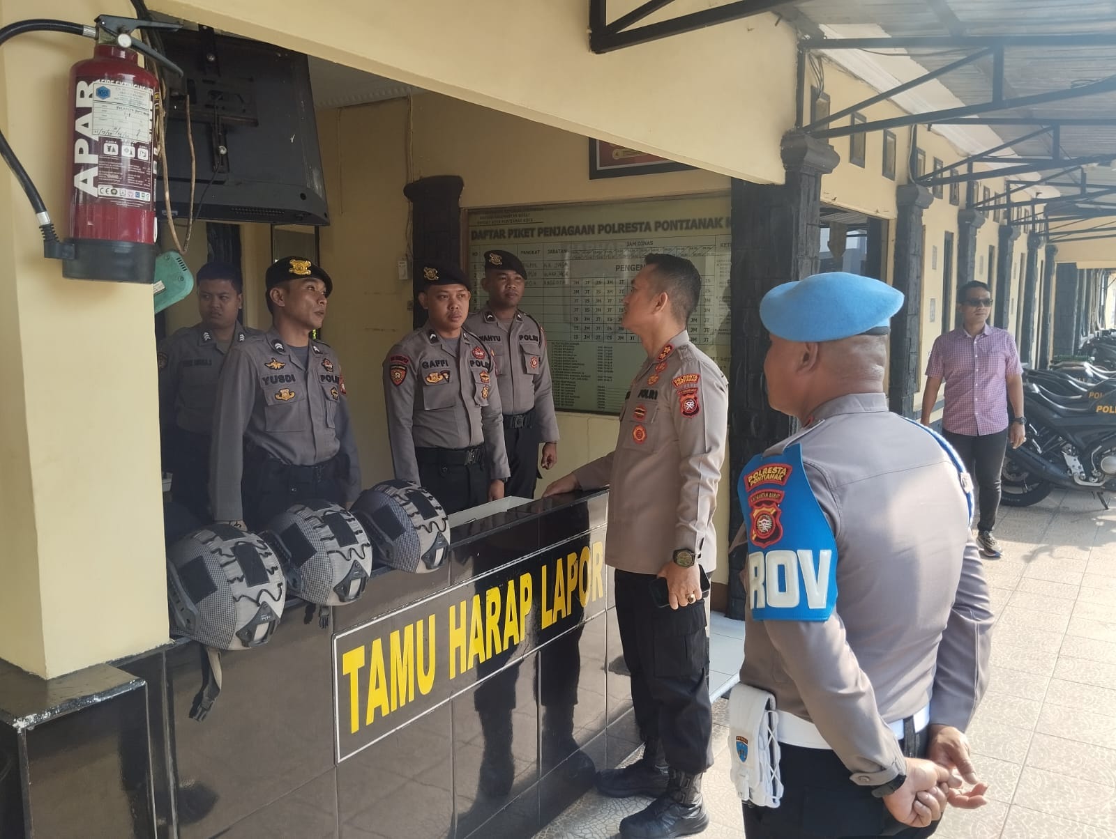 Pastikan Keamanan Mako, Wakapolresta Pontianak Sidak Personel Jaga
