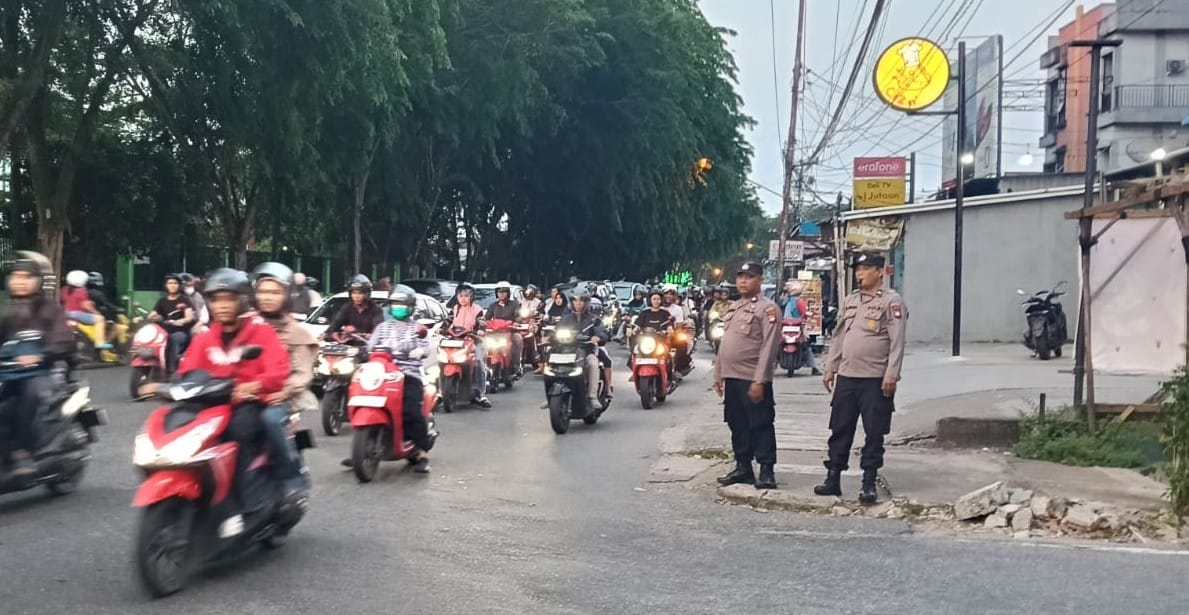 Dalam Rangka KRYD, Personel Pos Pam Kota Baru Intensifkan Pengaturan Arus Lalu Lintas