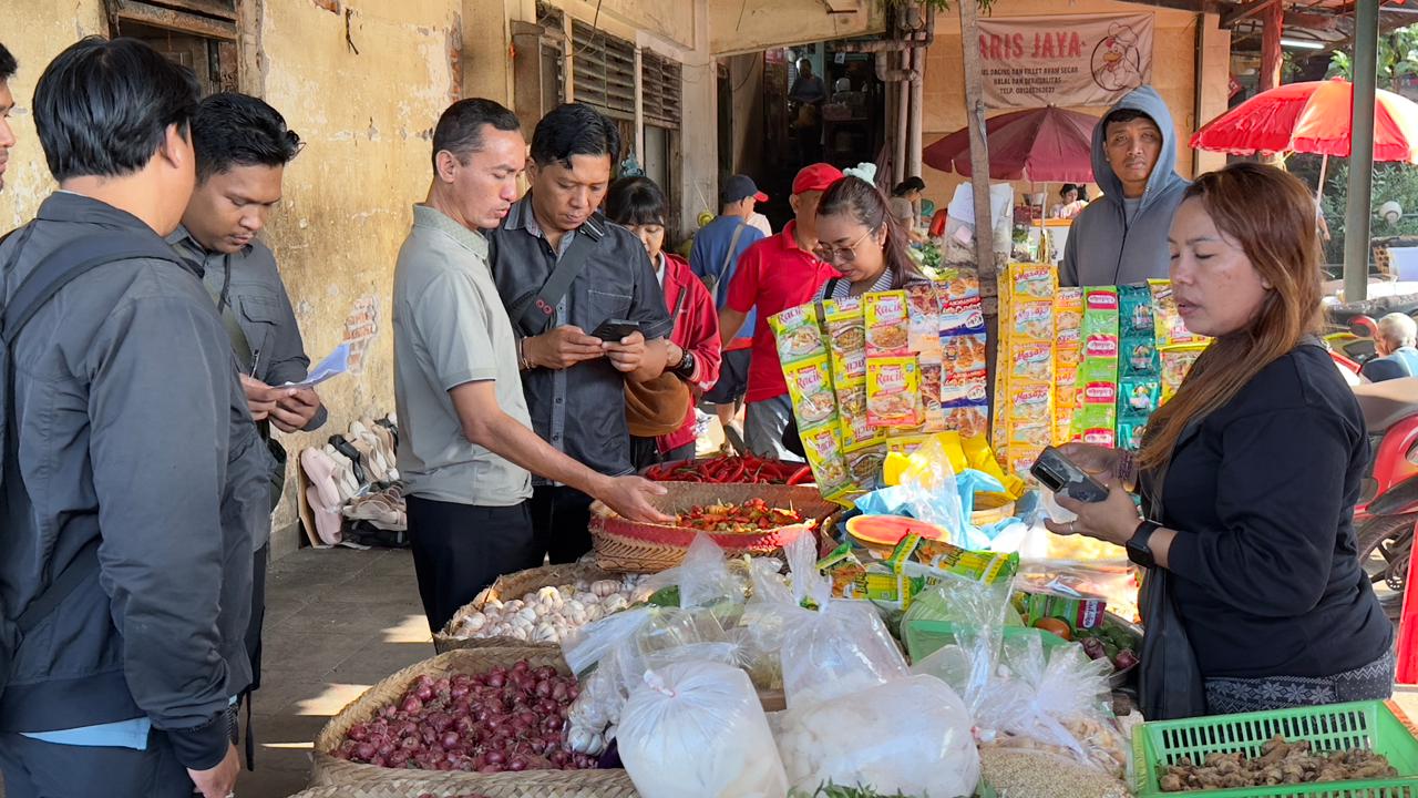 Laksanakan Sidak Pasar, Satgas Pangan Polda Bali Jamin Ketersedian Stock dan Harga 14 Bapoting Tetap Stabil