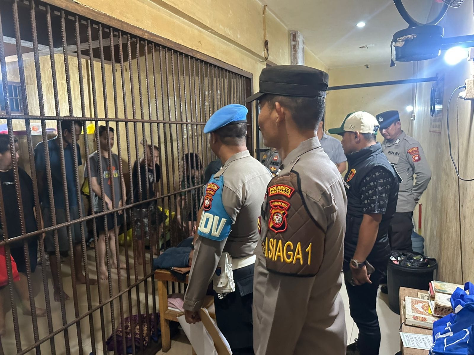 Perkuat Pengawasan Internal, Sie Propam Polresta Pontianak Lakukan Pemeriksaan Personel Piket Mako