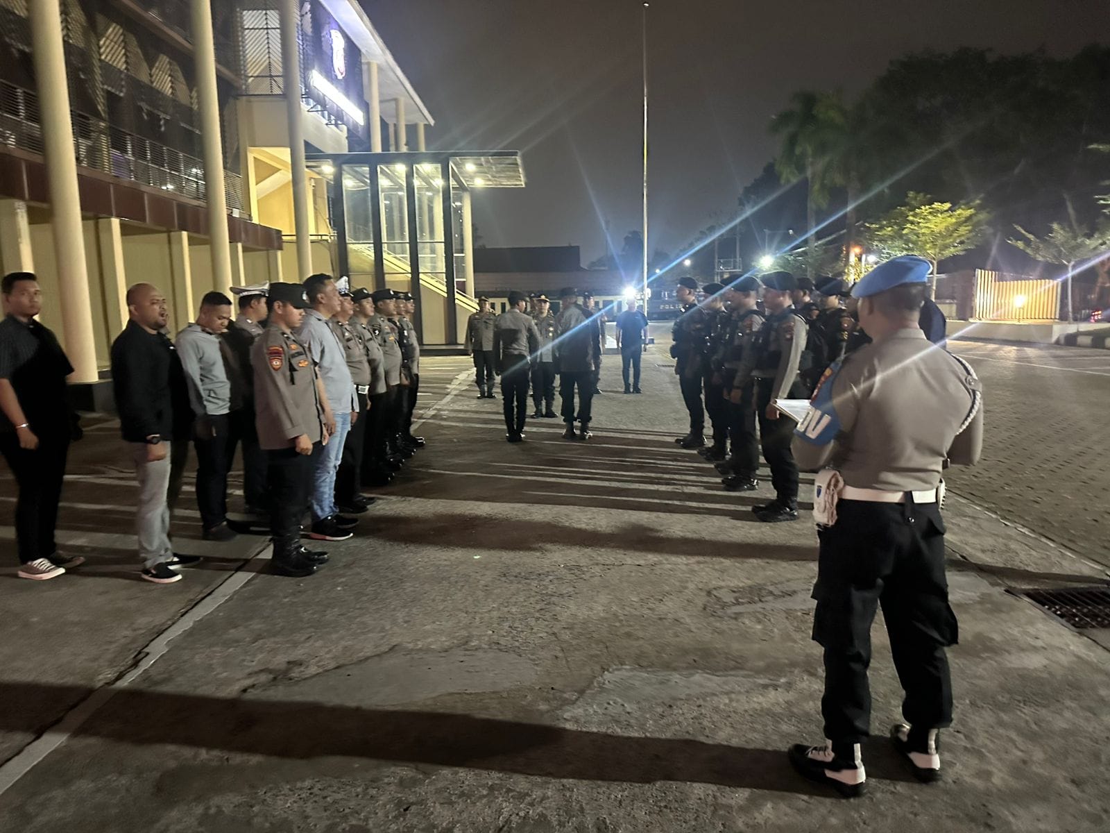 Sie Propam Polresta Pontianak Laksanakan Pengawasan dan Pengecekan Personel Piket Mako