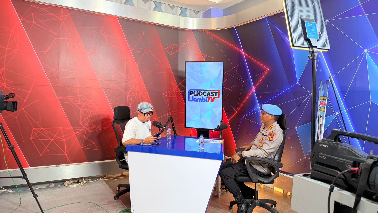 Lewat Podcast Live, Polda Jambi Perkenalkan QR Code Layanan Pengaduan Online Propam Polri