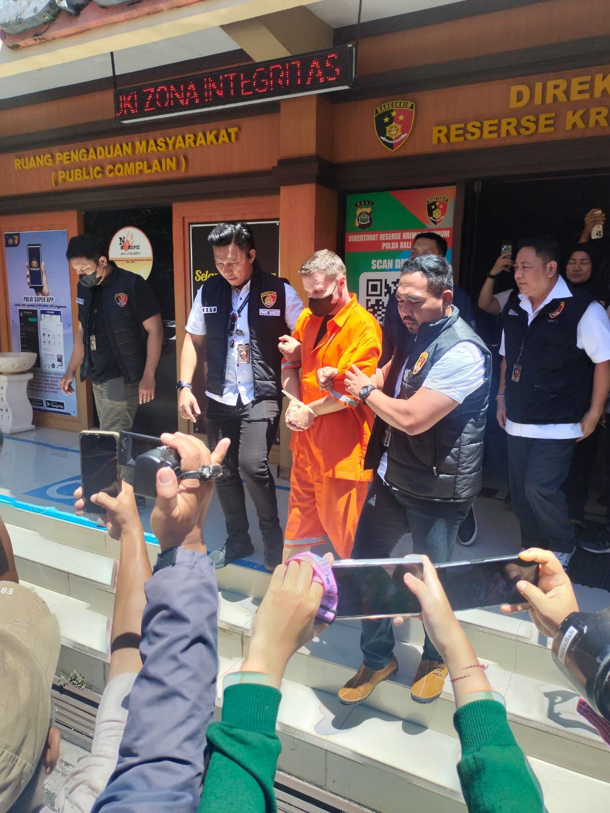 Polda Bali Deportasi WNA Bos Kriminal Eropa Yang Tertangkap Di Bali