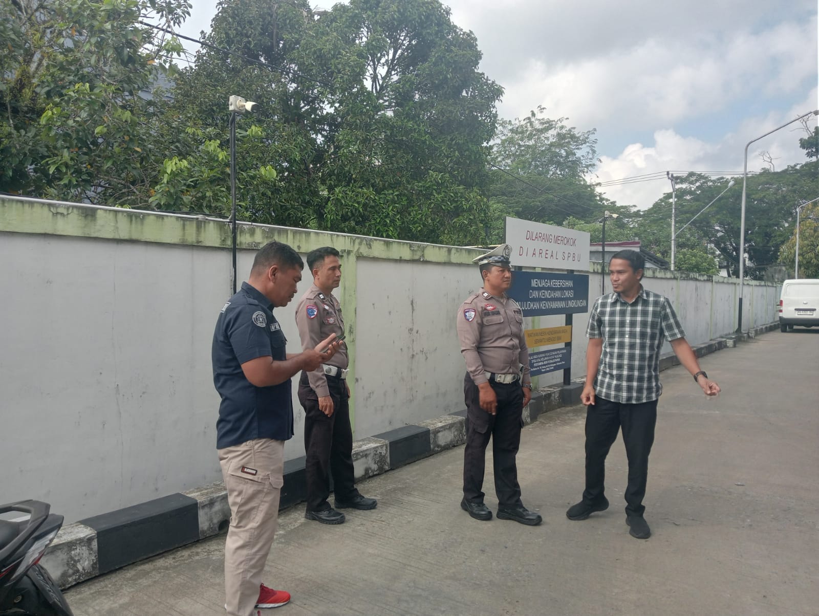 Polsek Pontianak Kota Laksanakan Patroli Antisipasi Panic Buying Isu Kenaikan BBM