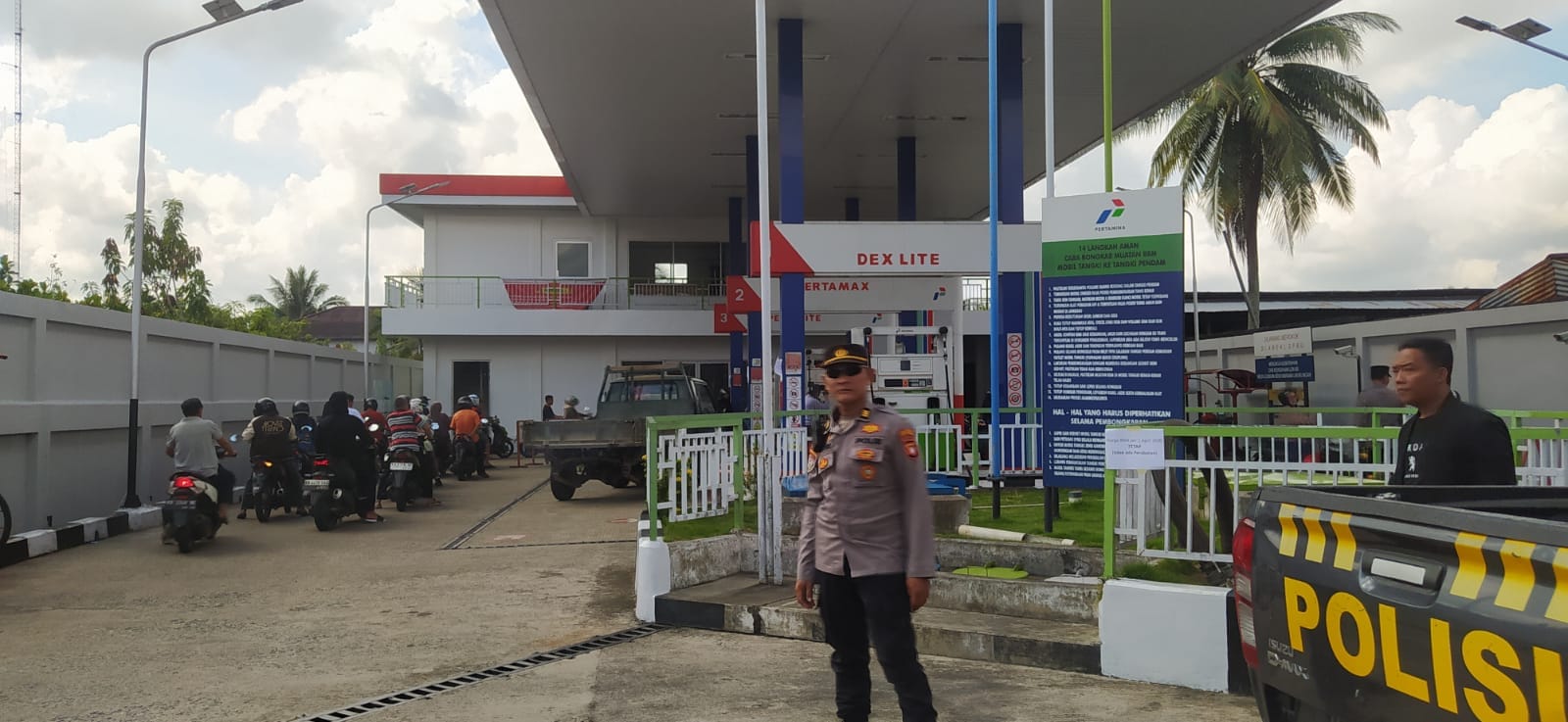 Polsek Pontianak Timur Laksanakan Patroli Sambang ke SPBU, Antisipasi Isu Kenaikan Harga BBM