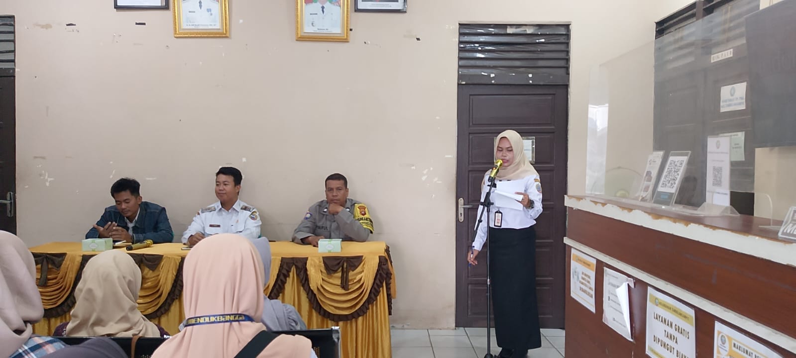 Dukung Layanan Kesehatan, Bhabinkamtibmas Tembelan Sampit Sosialisasikan Bantuan Operasional Posyandu