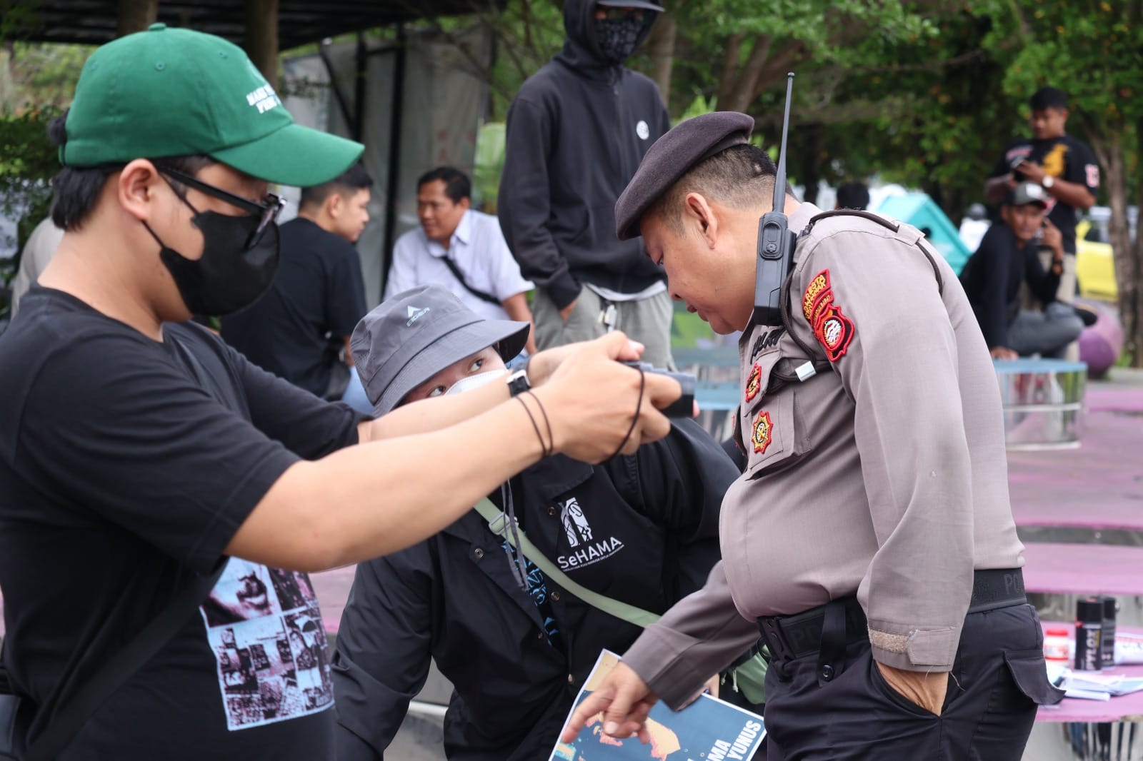 Polresta Pontianak Kawal Ketat Aksi Unjuk Rasa KORAMEL di Bundaran Digulis Berlangsung Kondusif
