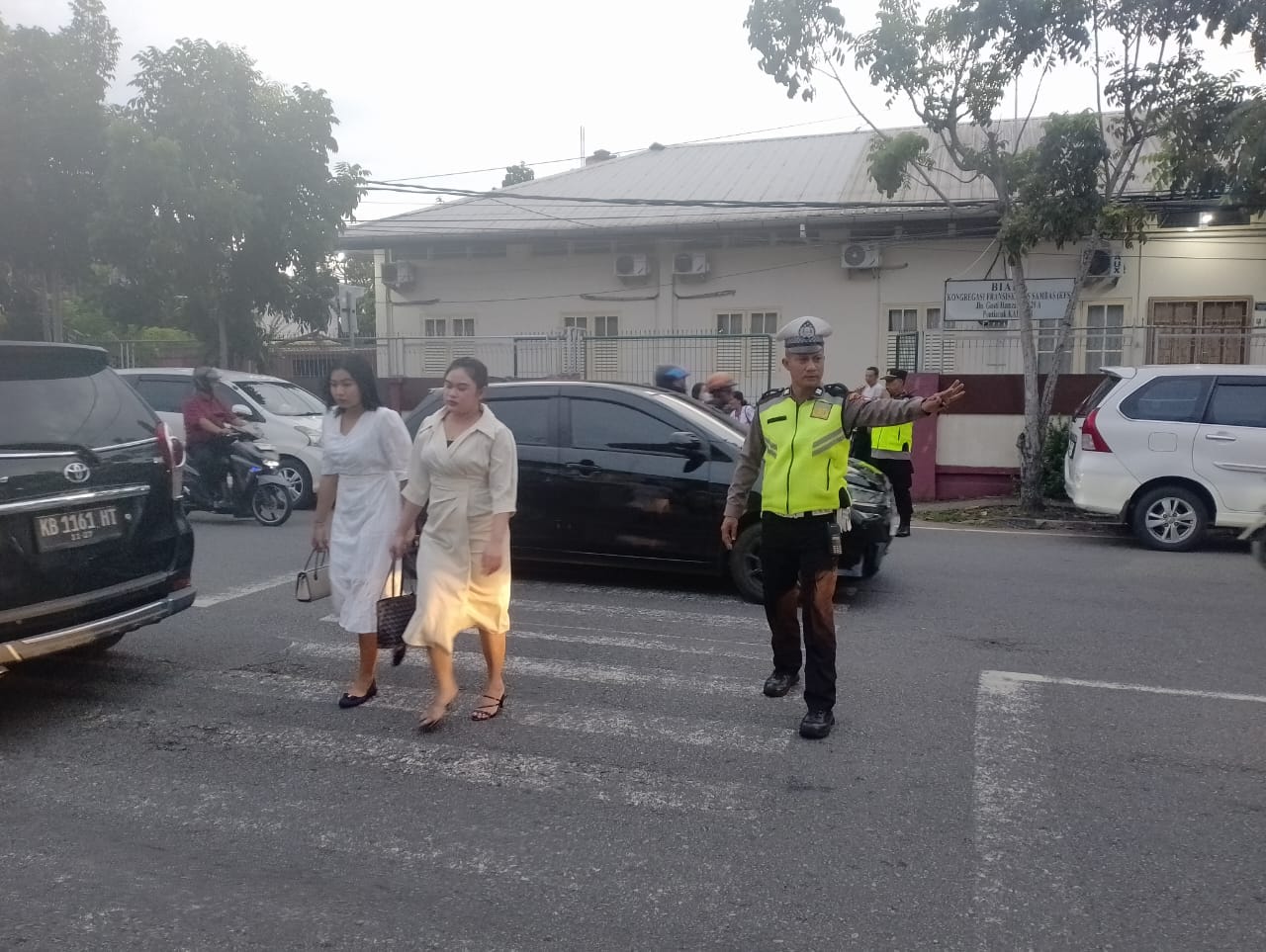 Polsek Pontianak Kota Amankan Ibadah Kamis Putih di Dua Gereja, Situasi Berlangsung Kondusif dan Terkendali