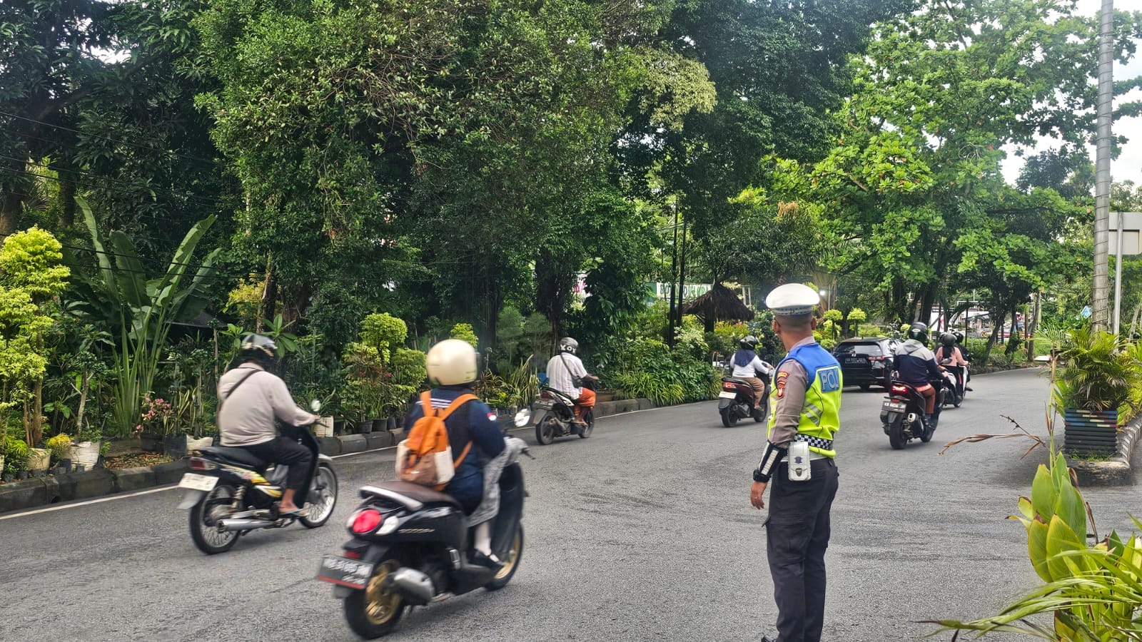 Cegah Macet, Polsek Pontianak Selatan Lakukan Pengaturan Lalu Lintas