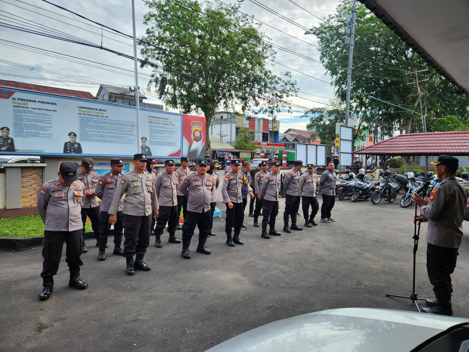 Wakapolsek Pontianak Utara Tekankan Pelayanan Prima Saat Apel Pagi