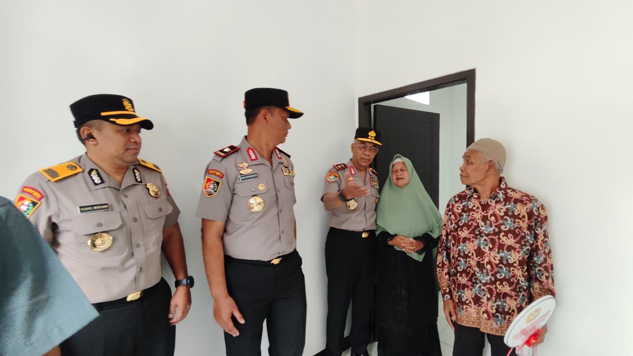 Kasespim Lemdiklat Polri Resmikan Bedah Rumah Serdik Sespimti Dikreg ke-35 di Lembang