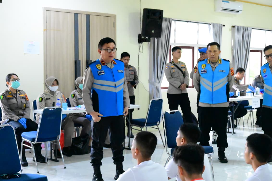 Wakapolda Jambi Cek Kesehatan Tahap I Taruna Akpol di Asrama Haji