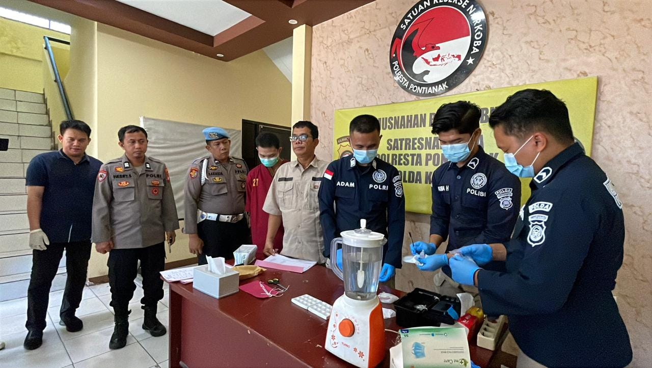 Satresnarkoba Polresta Pontianak musnahkan barang bukti sabu seberat  200 Gram