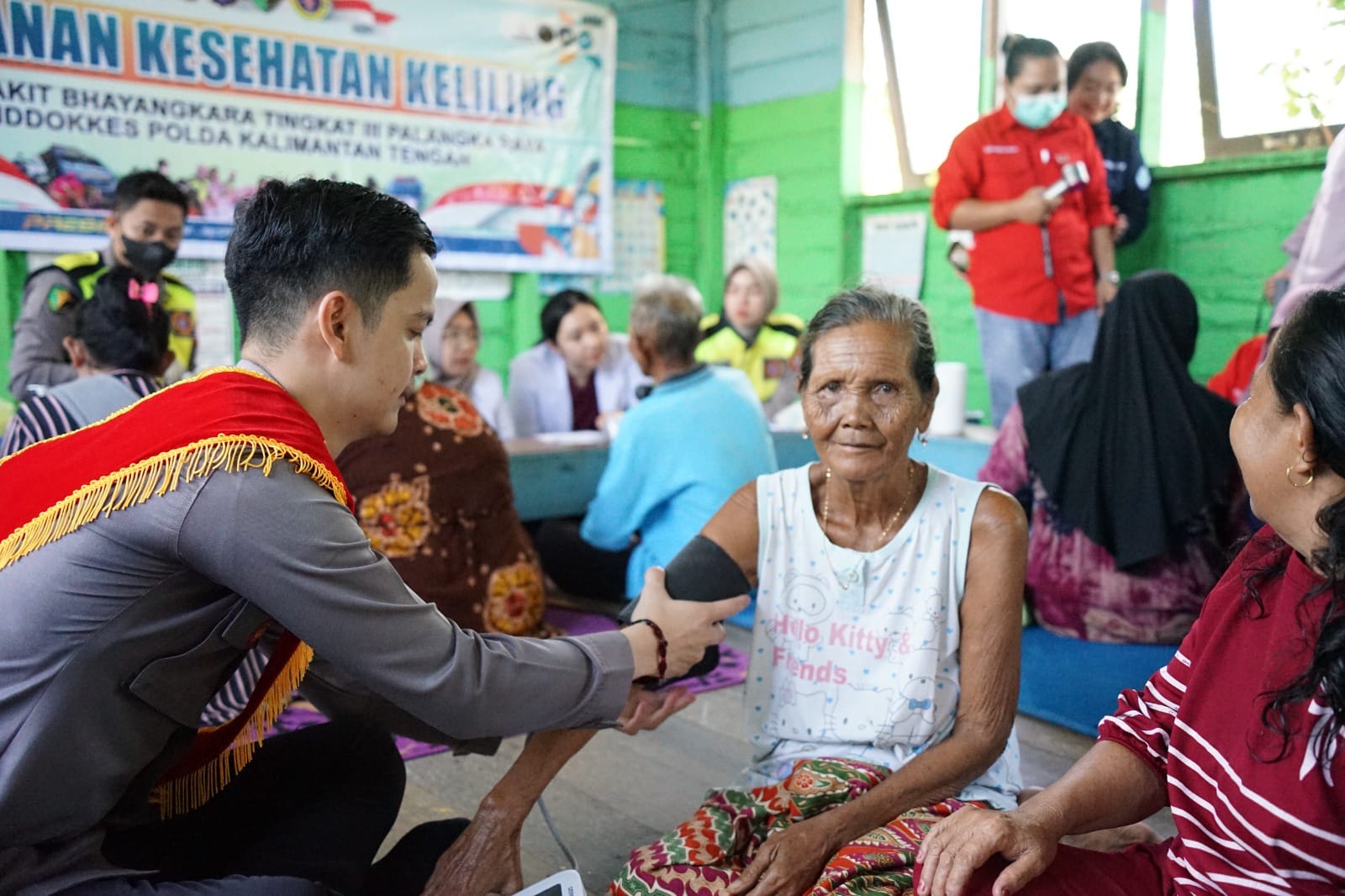 Peduli Kesehatan Masyarakat Pelosok, Rumkit Bhayangkara Layani Kesehatan Warga Danau Tundai