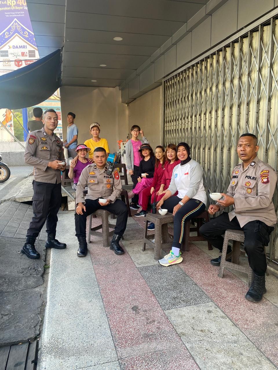 Sambang Masyarakat, Kapolsek Pontianak Selatan Sosialisasikan Layanan Darurat 110