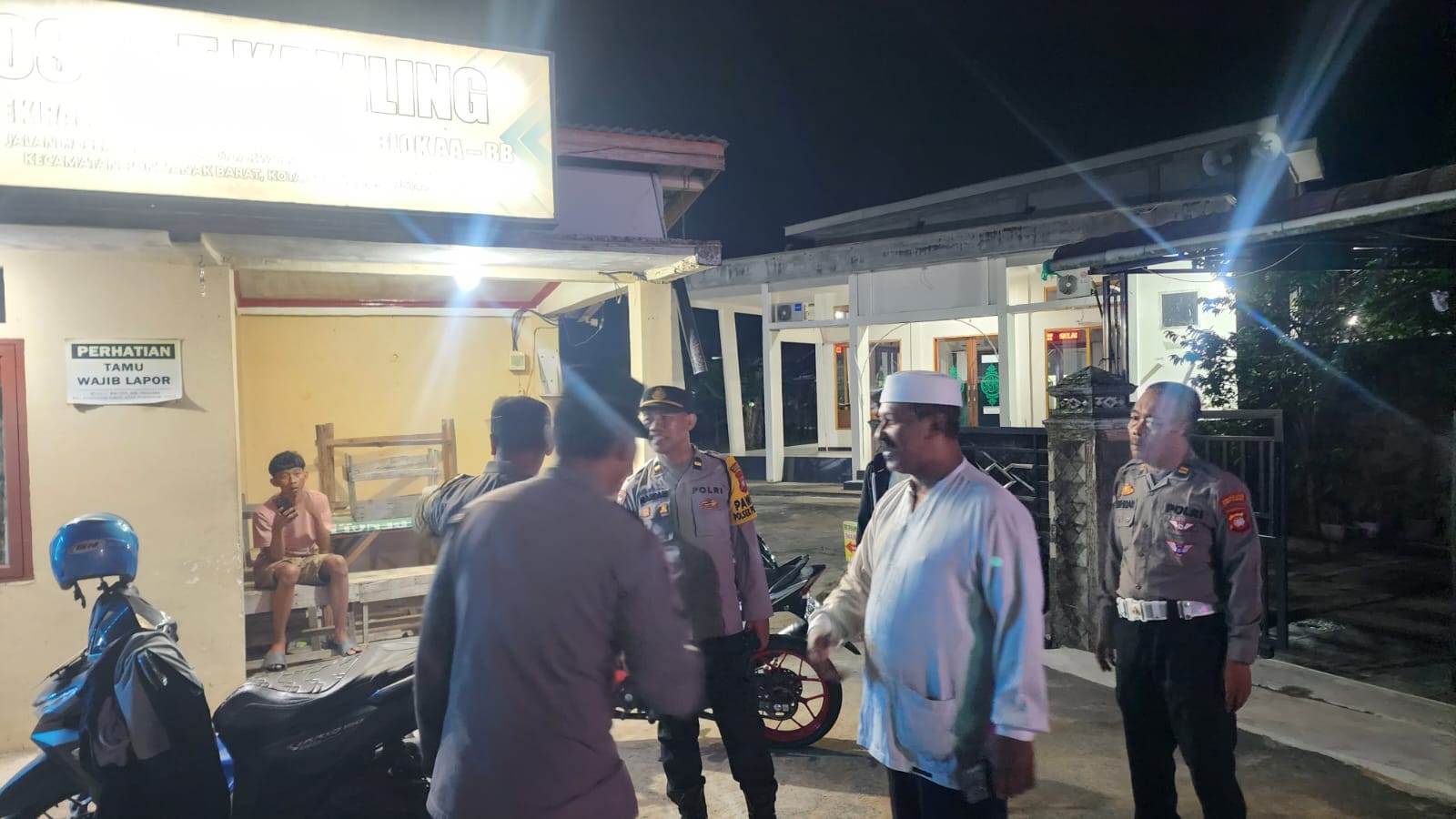 Jaga Situasi Kondusif, Polsek Pontianak Barat Intensifkan Patroli Malam dan Himbau Warga Tetap Waspada