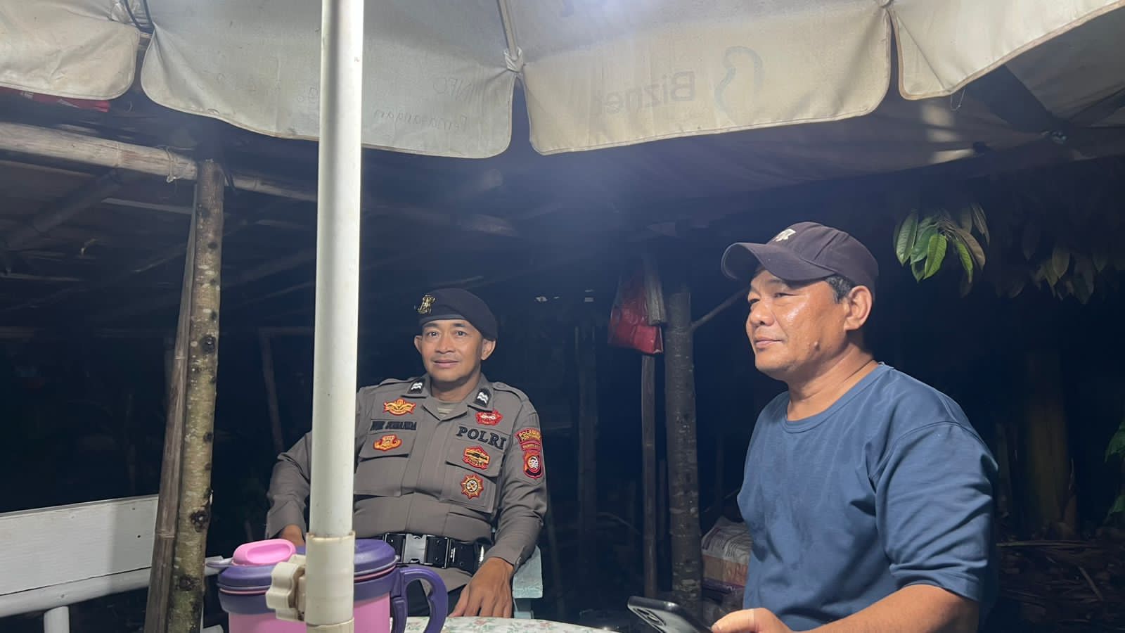 Patroli Malam Enggang Polsek Pontianak Kota Sapa Warga, Sampaikan Pesan Kamtibmas